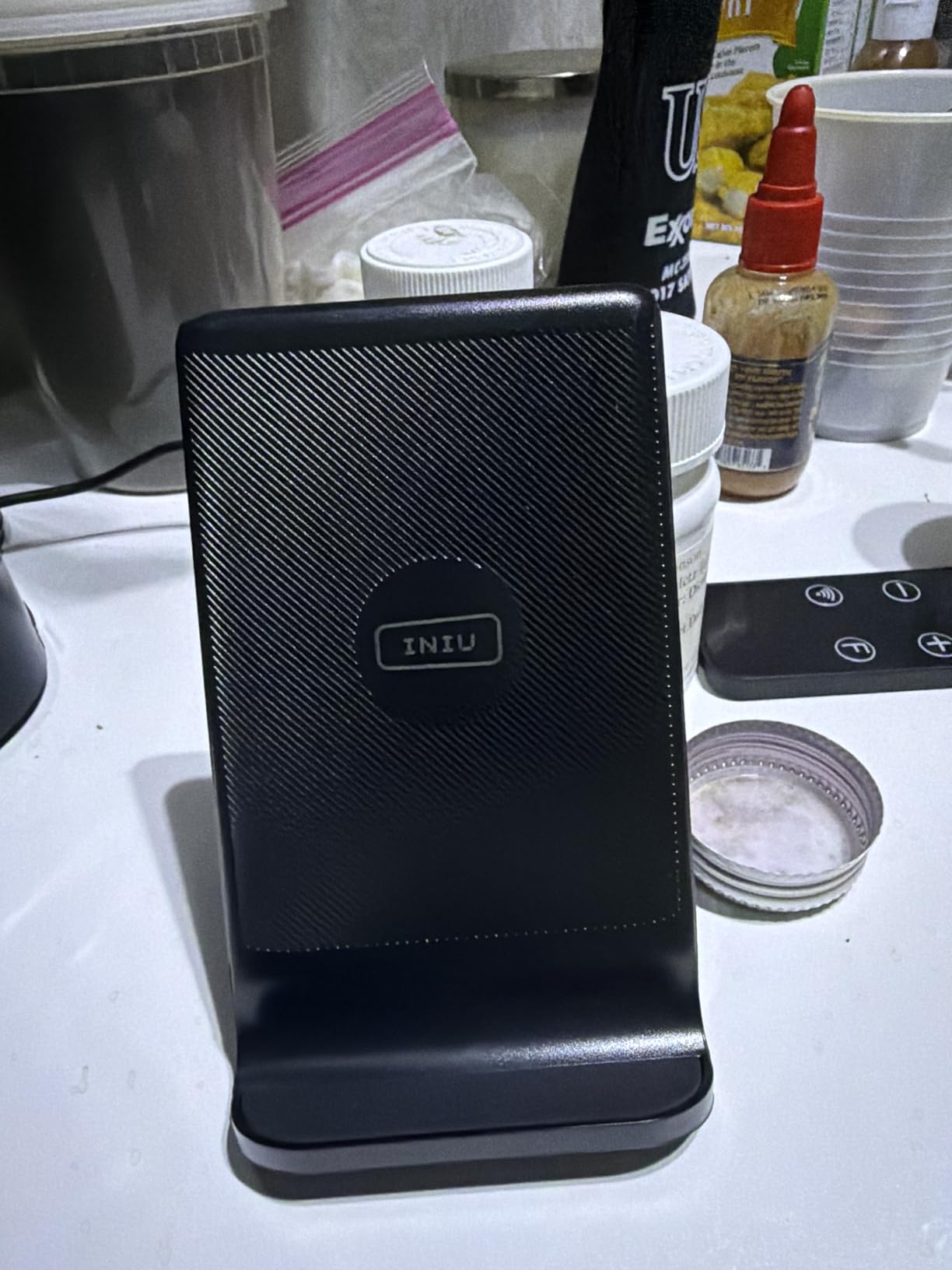 INIU Wireless Charger, 15W Fast Wireless Charging Station with Sleep-Friendly Adaptive Light Compatible with iPhone 17 16 15 14 13 12 Pro Max Samsung Galaxy S25 S24 S23 Note 20 Google etc customer photo 2