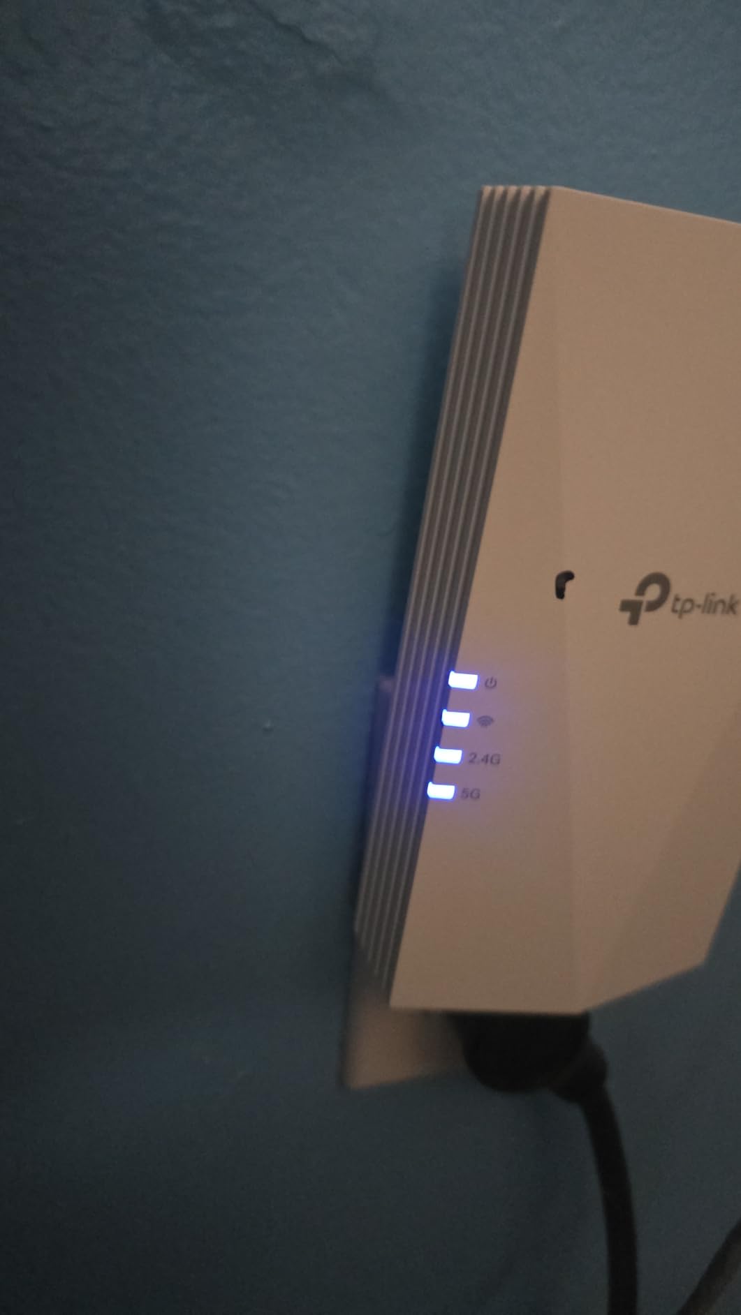 TP-Link AX1500 WiFi Extender Internet Booster(RE500X), WiFi 6 Range Extender Covers up to 1500 sq.ft and 25 Devices, Dual Band, AP Mode w/Gigabit Port, APP Setup, OneMesh Compatible customer photo 2