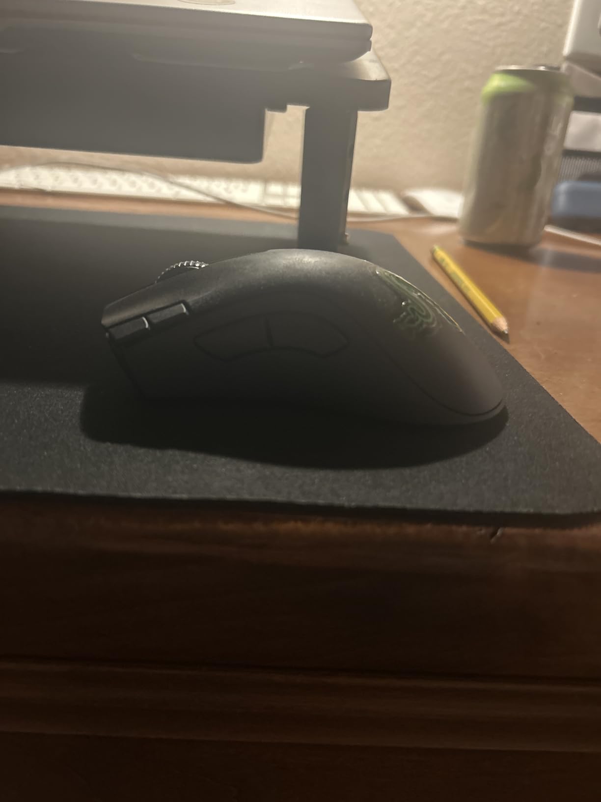 Razer DeathAdder V2 X HyperSpeed: Award-Winning Ergonomic Design - Ultra-Fast Wireless - 235hr Battery Life - 7 Programmable Buttons - Gen 2 Mechanical Switches - 5G 14K DPI Optical Sensor customer photo 1