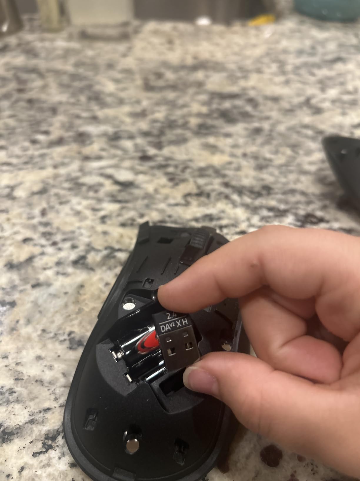 Razer DeathAdder V2 X HyperSpeed: Award-Winning Ergonomic Design - Ultra-Fast Wireless - 235hr Battery Life - 7 Programmable Buttons - Gen 2 Mechanical Switches - 5G 14K DPI Optical Sensor customer photo 2