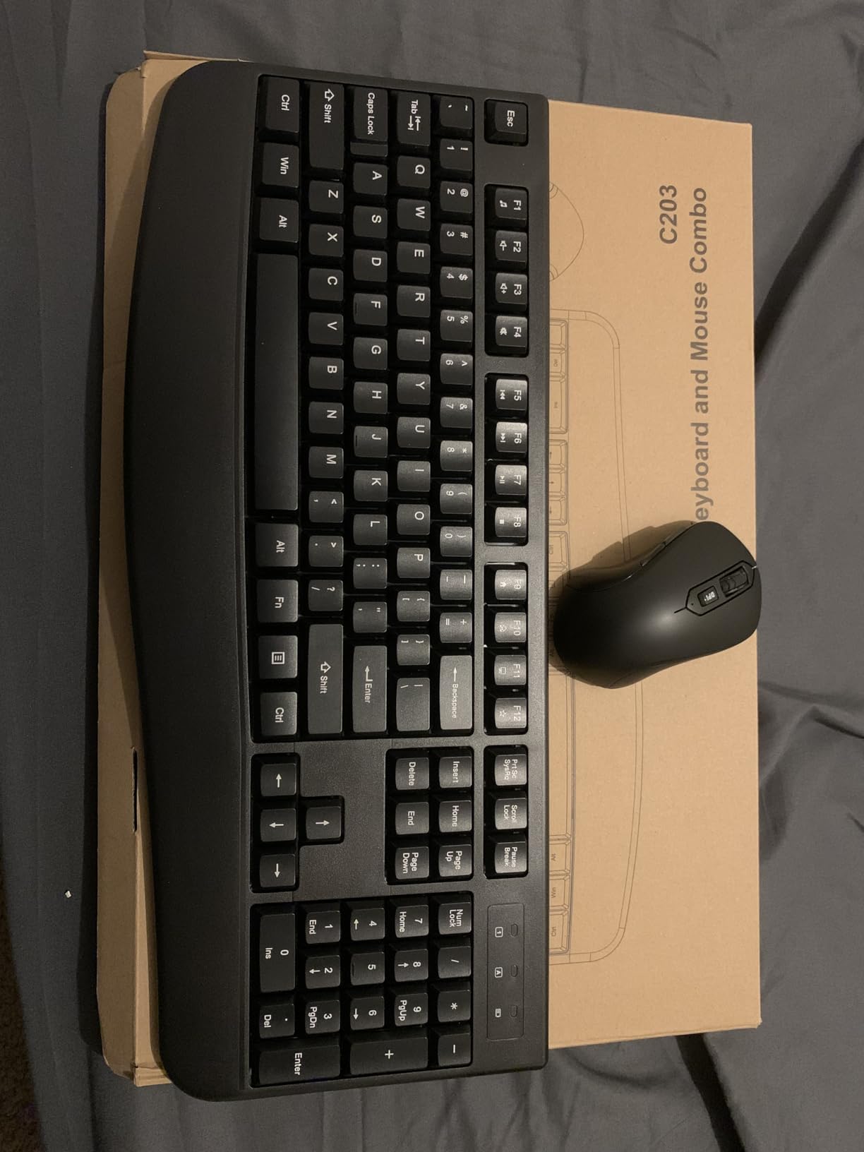 Wireless Keyboard and Mouse Combo, Full-Sized 2.4GHz Wireless Keyboard with Comfortable Palm Rest and Optical Wireless Mouse for Windows, Mac OS PC/Desktops/Computer/Laptops (Black) customer photo 1