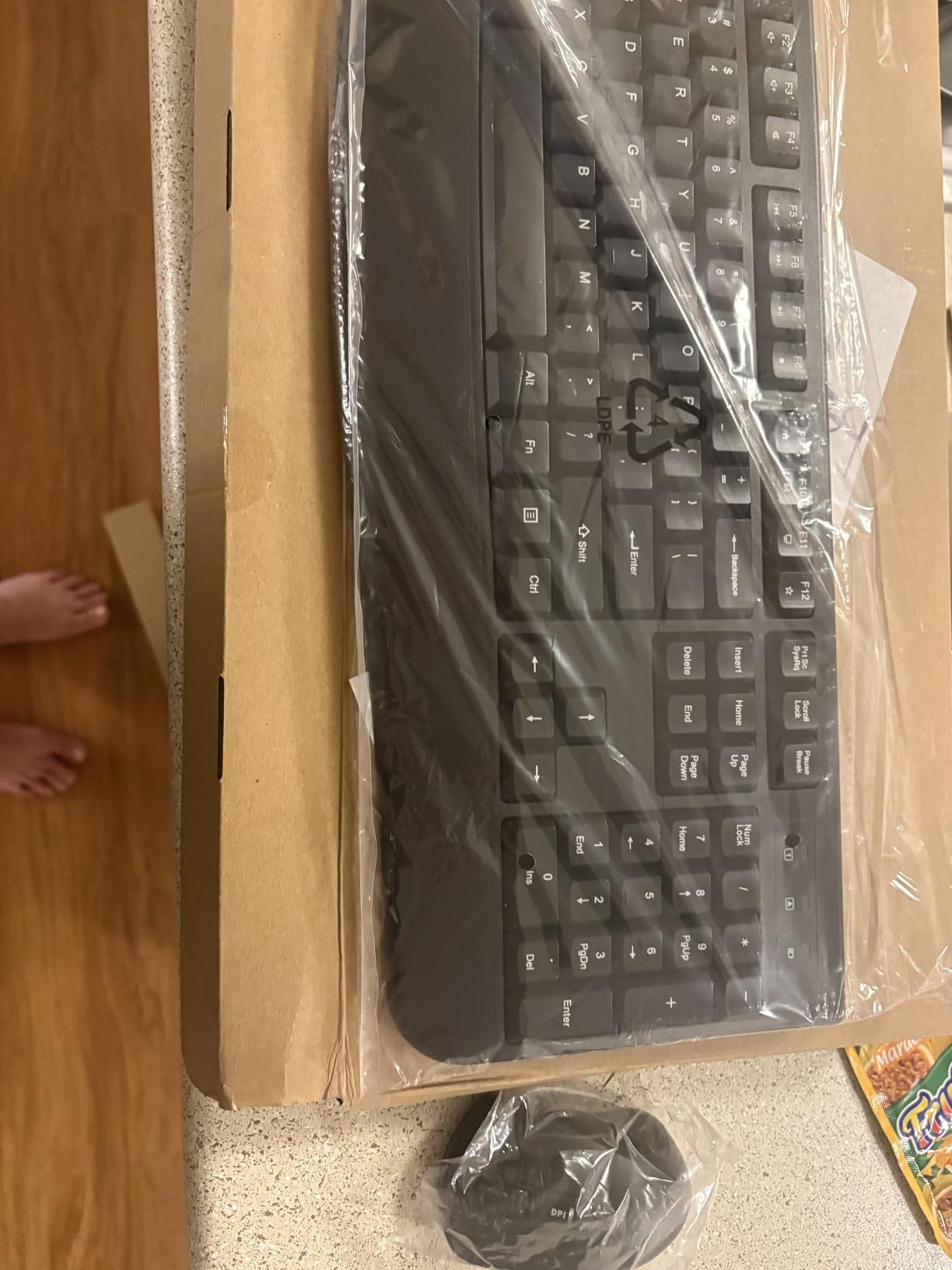 Wireless Keyboard and Mouse Combo, Full-Sized 2.4GHz Wireless Keyboard with Comfortable Palm Rest and Optical Wireless Mouse for Windows, Mac OS PC/Desktops/Computer/Laptops (Black) customer photo 2