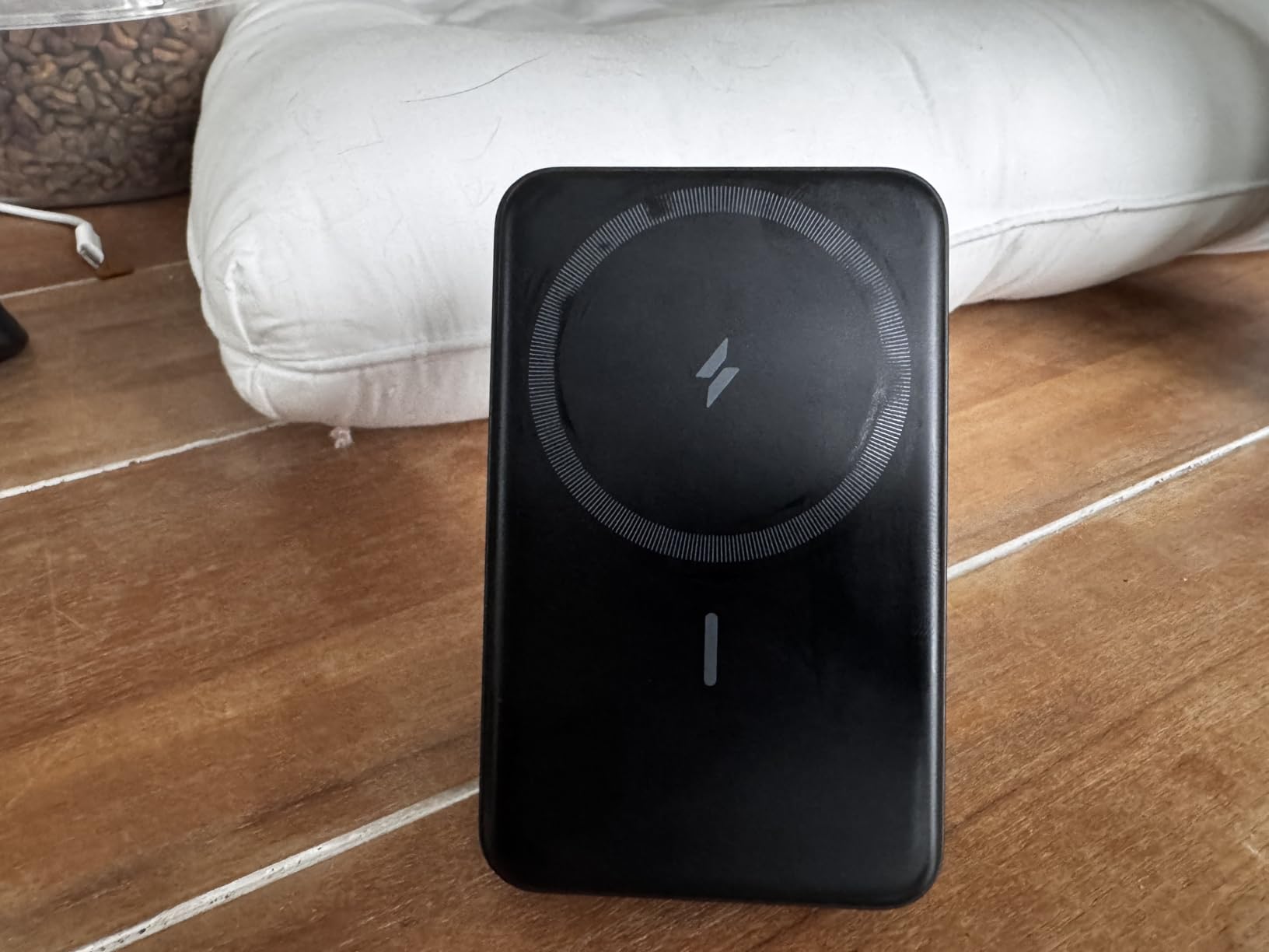 ANKER 633 Magnetic Battery, 10,000mAh Foldable Wireless Portable Charger, 20W USB-C Power Delivery Power Bank with Stand, Magsafe-Compatible for iPhone 16/15/14/13/12 Series (Black) customer photo 2