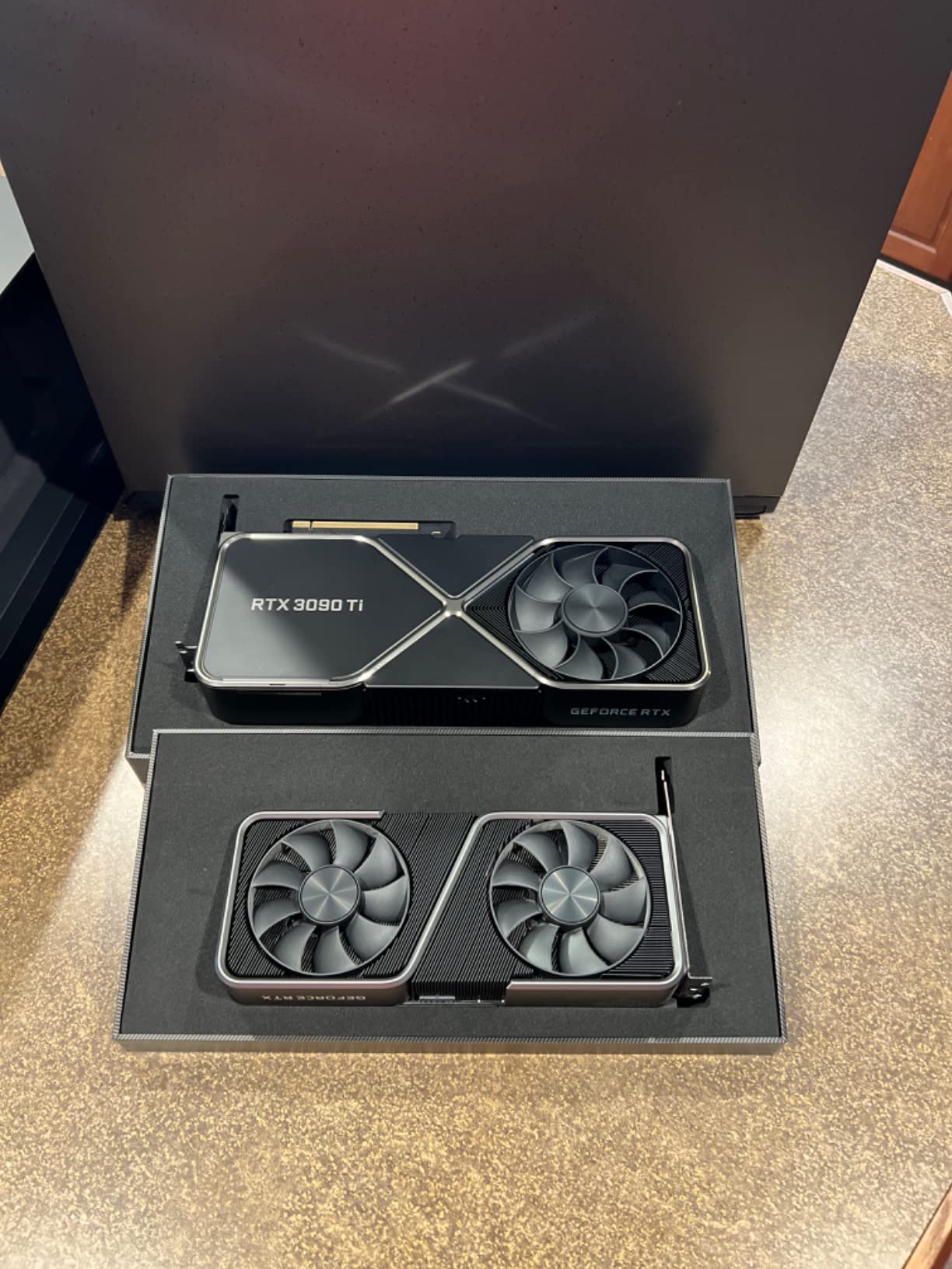 Nvidia GeForce RTX 3090 Ti Founders Edition customer photo 2