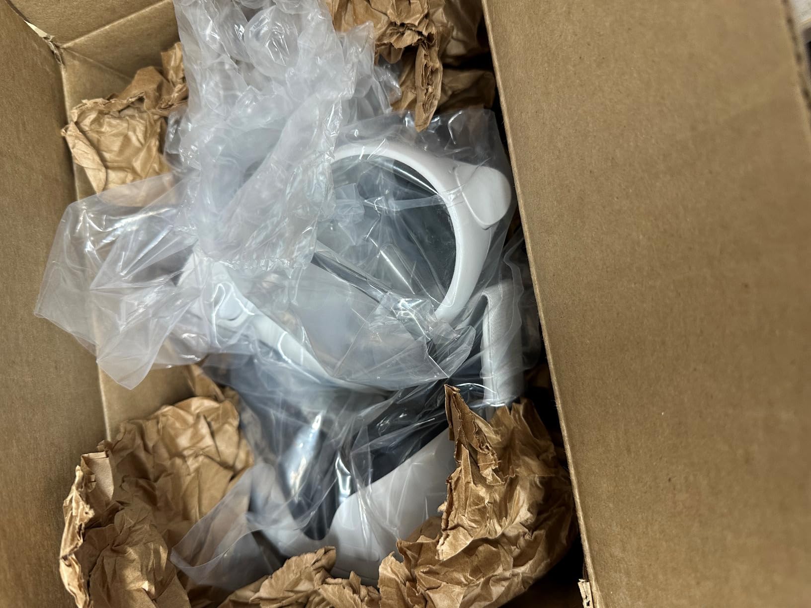 Oculus Quest 2 256GB Advanced All-in-One Virtual Reality VR Headset Set, White customer photo 1