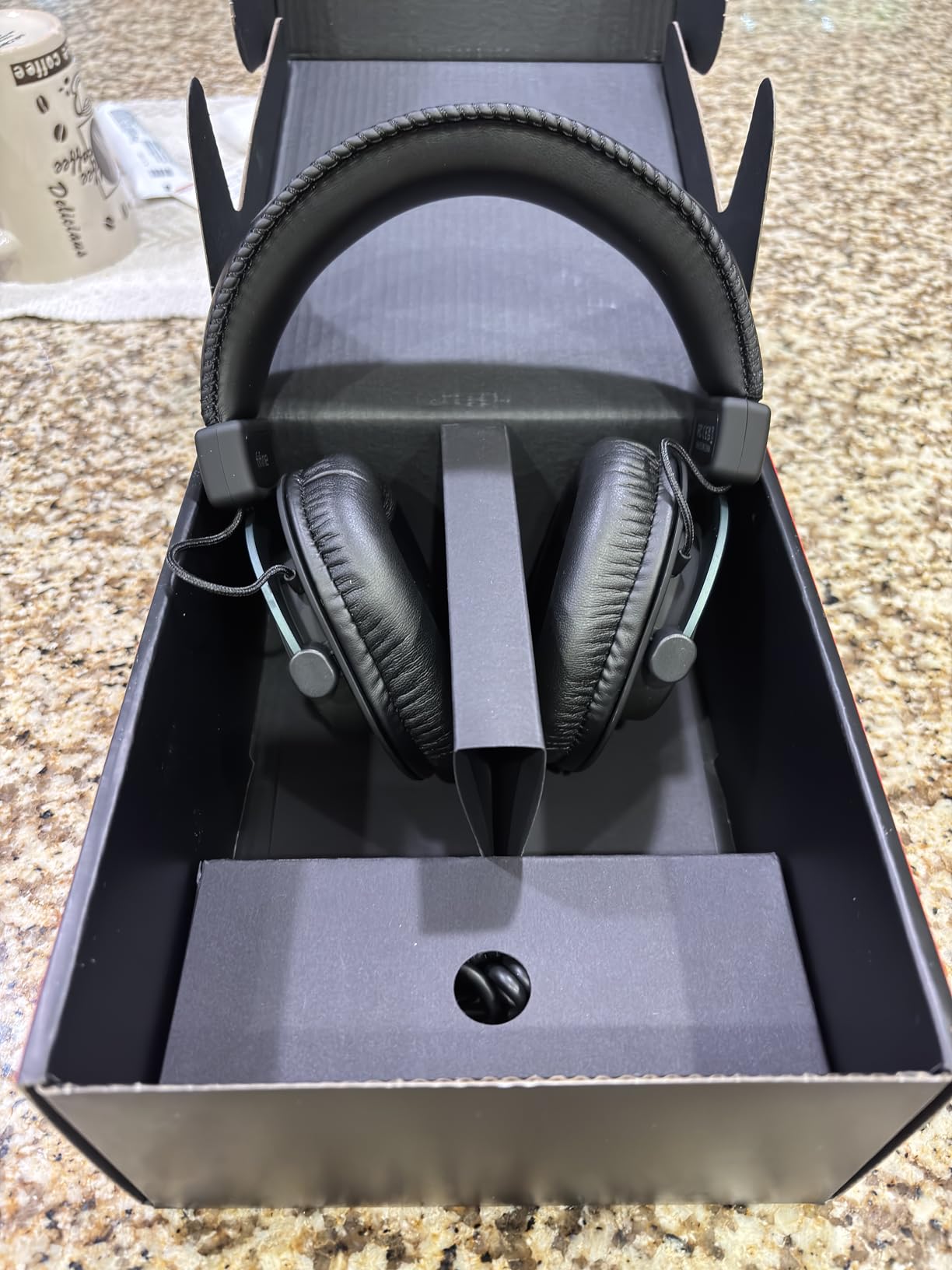 FIFINE Studio Monitor Headphones for Recording, Wired Headphones with 50mm Driver, Over Ear Headset with Detachable Cables 3.5mm or 6.35mm Jack, Black, on PC/Mixer/Amplifier-H8 customer photo 1