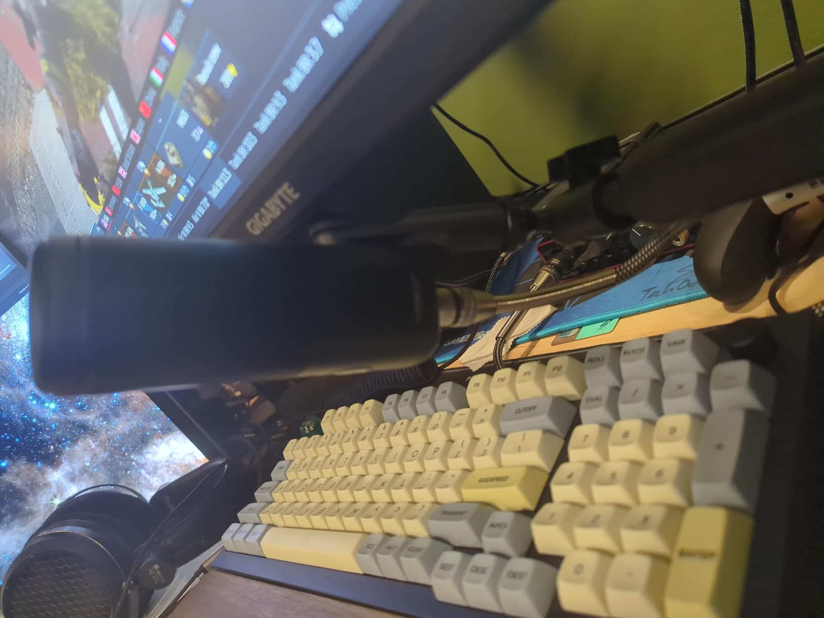 Elgato Wave DX - Dynamic XLR Microphone, Cardioid pattern, Noise Rejection, speech optimised for Podcasting, Streaming, Broadcasting, No Signal Booster Required customer photo 2