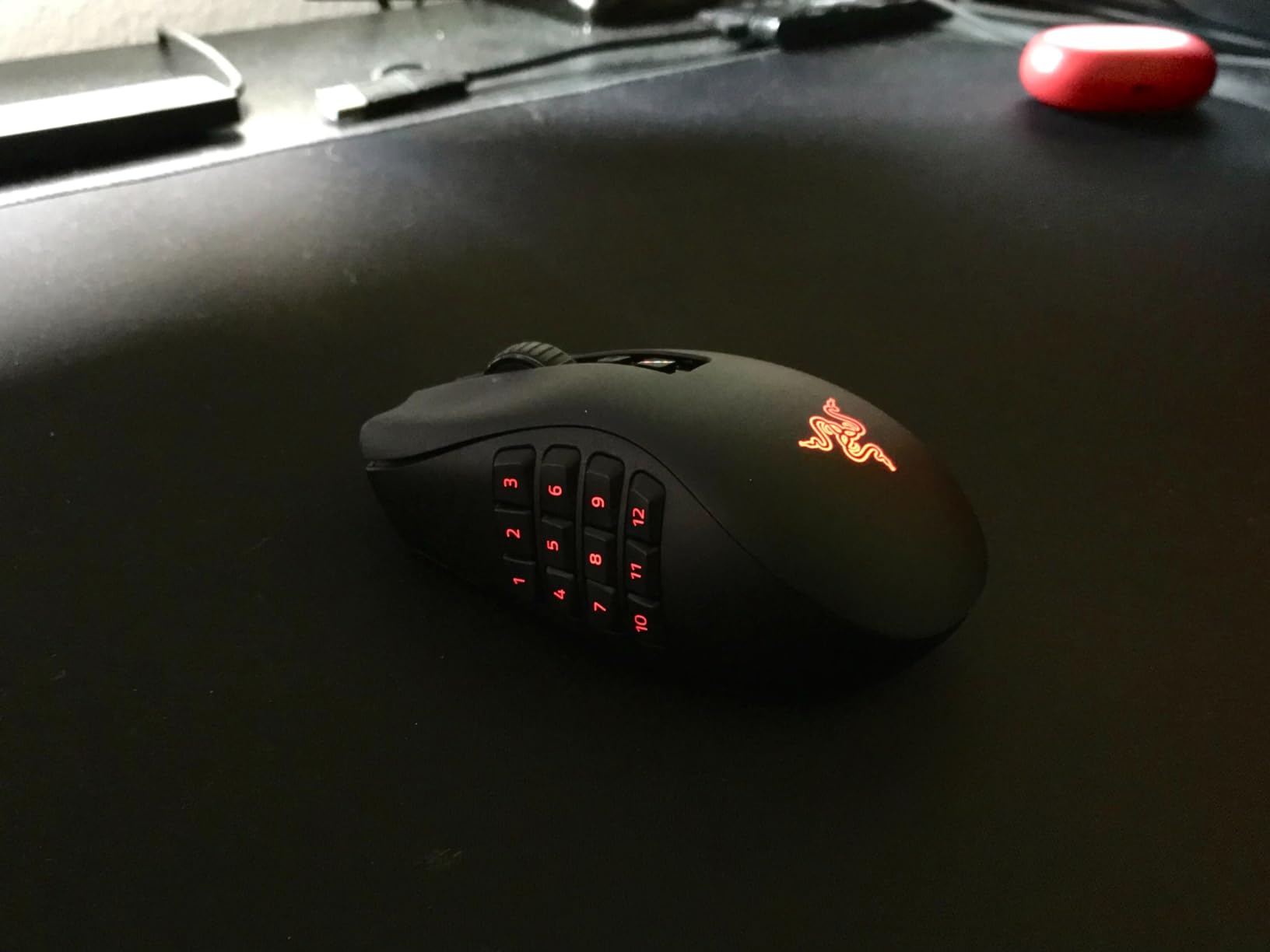 Razer Naga V2 Pro Wireless MMO Gaming Mouse: 19+1 Programmable Buttons w/Swappable Side Plates - HyperScroll Pro Wheel - Focus 30K Optical Sensor - Mouse Switches Gen-3-300 Hr Battery customer photo 2