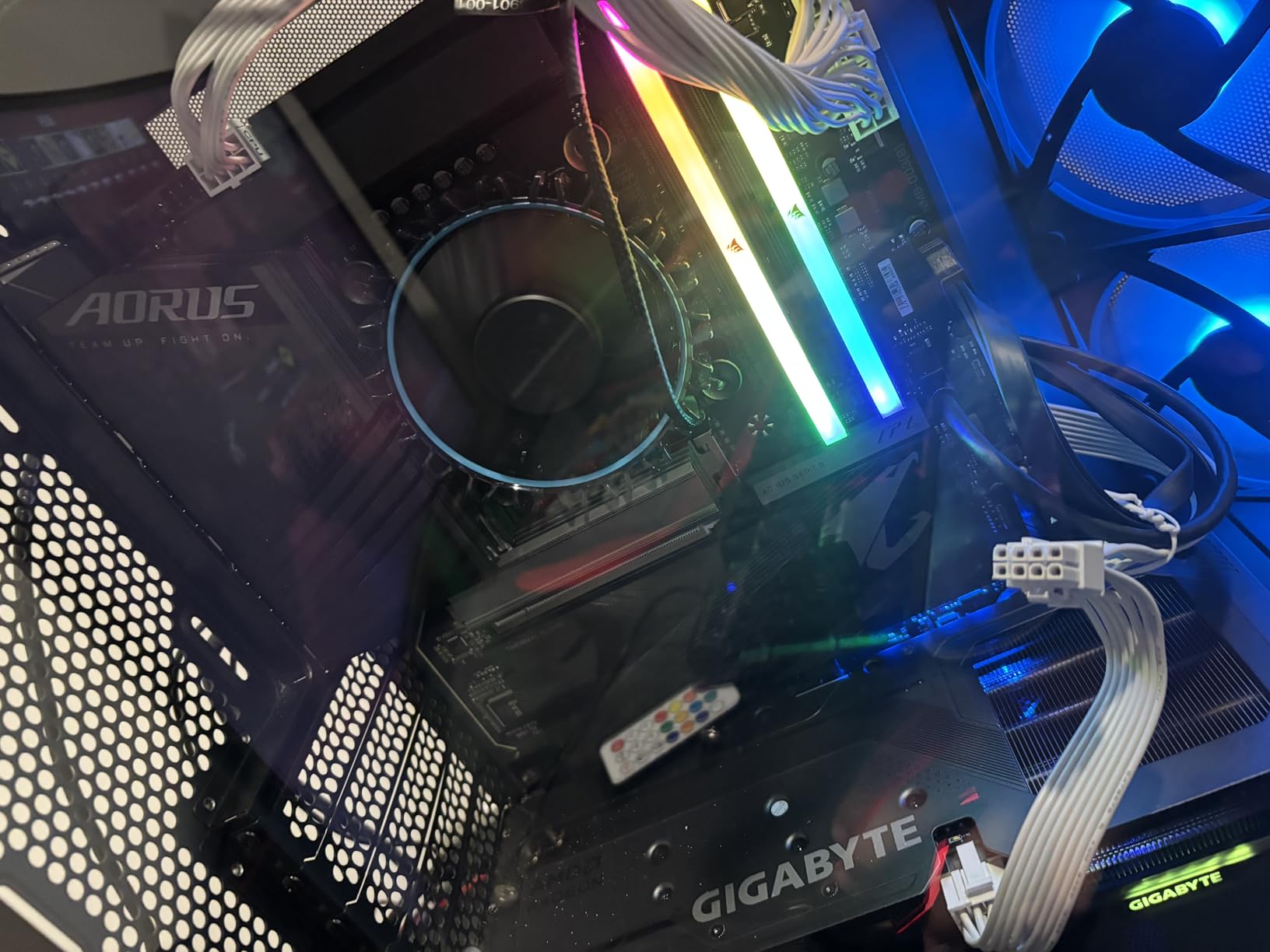 GIGABYTE Z790 AORUS Elite AX LGA 1700 ATX Motherboard, Support Intel Core 14th/13th/12th Gen, DDR5, 16+1+2 Power Phase, 4X M.2, PCIe 5.0, USB-C 3.2, WIFI6E, 2.5GbE, Q-Flash, EZ-Latch, RGB Fusion customer photo 1