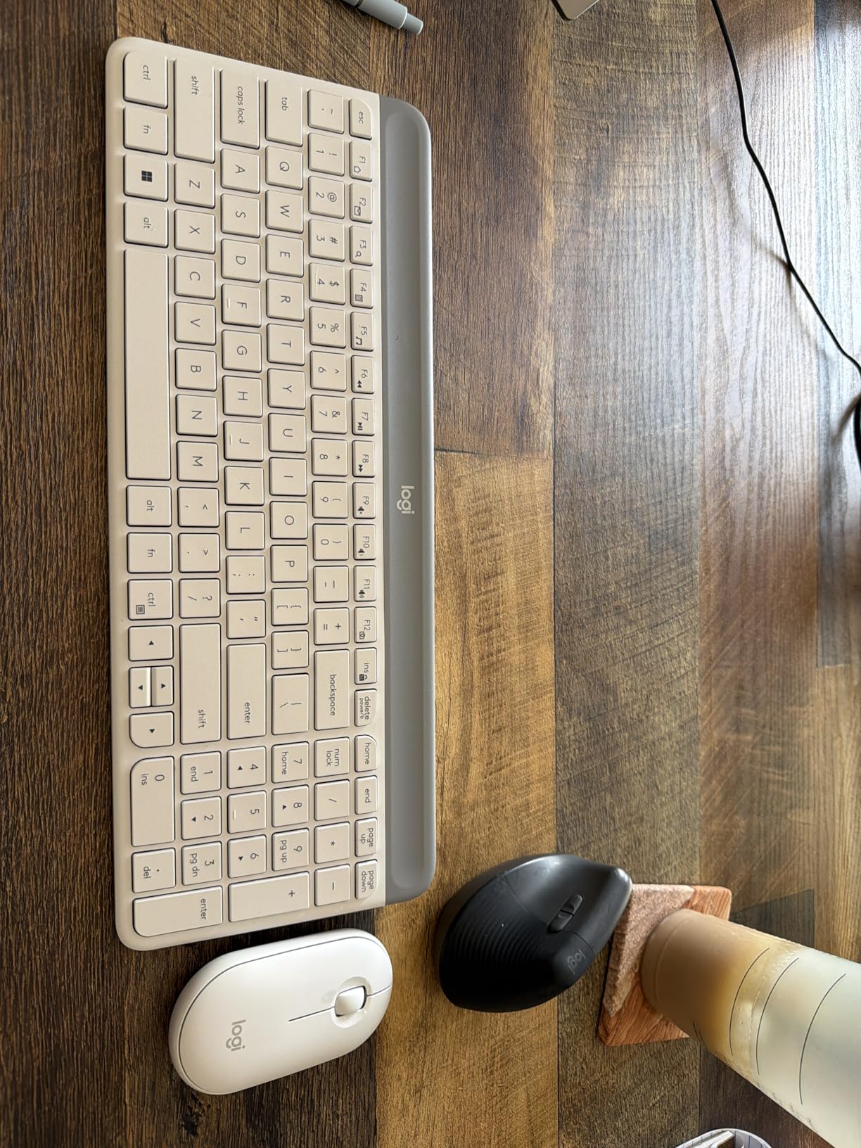 Logitech MK470 Slim Wireless Keyboard and Mouse Combo - Modern Compact Layout, Ultra Quiet, 2.4 GHz USB Receiver, Plug n' Play Connectivity, Compatible with Windows - Rose customer photo 1