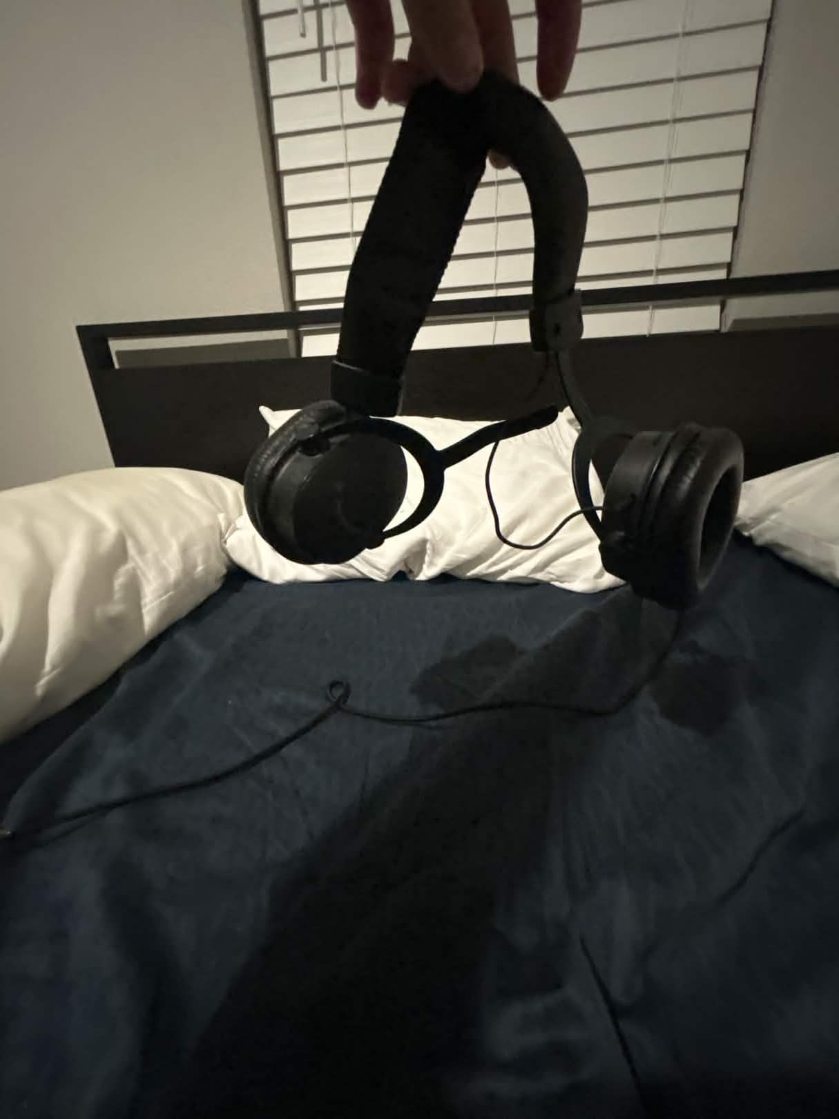 FIFINE Wired Gaming Headset, Gamer Headset with 3.5mm and USB Dual Connectivity, 7.1 Surround Sound, Tuned 50mm Drivers, Detachable Mic, Over-Ear Headphones for PC/PS5/Xbox, Black-AmpliGame H9 customer photo 1