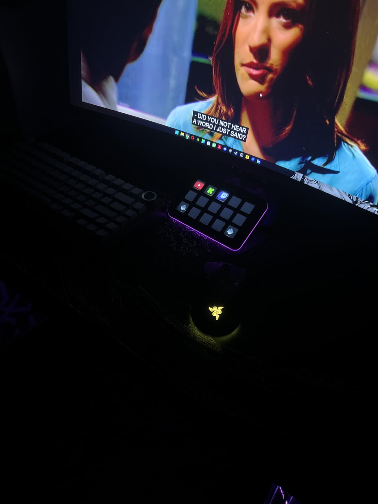 Razer Cobra Wired Gaming Mouse: 58g Lightweight Design - Gen-3 Optical Switches - Chroma RGB Lighting with Underglow - Precise 8500 DPI Optical Sensor - 100% PTFE Mouse Feet - Speedflex Cable - Black customer photo 1