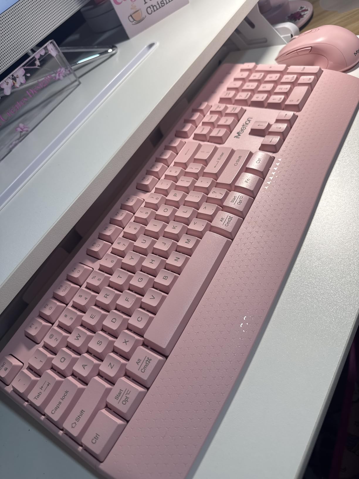 MEETION Wireless Keyboard and Mouse, Full-Sized Cordless Keyboard with Wrist Rest, 3 DPI Adjustable Mouse, Keyboard and Mouse Set with 2.4GHz USB Receiver, for PC/Computer/Laptop/Windows/Mac, Pink customer photo 2