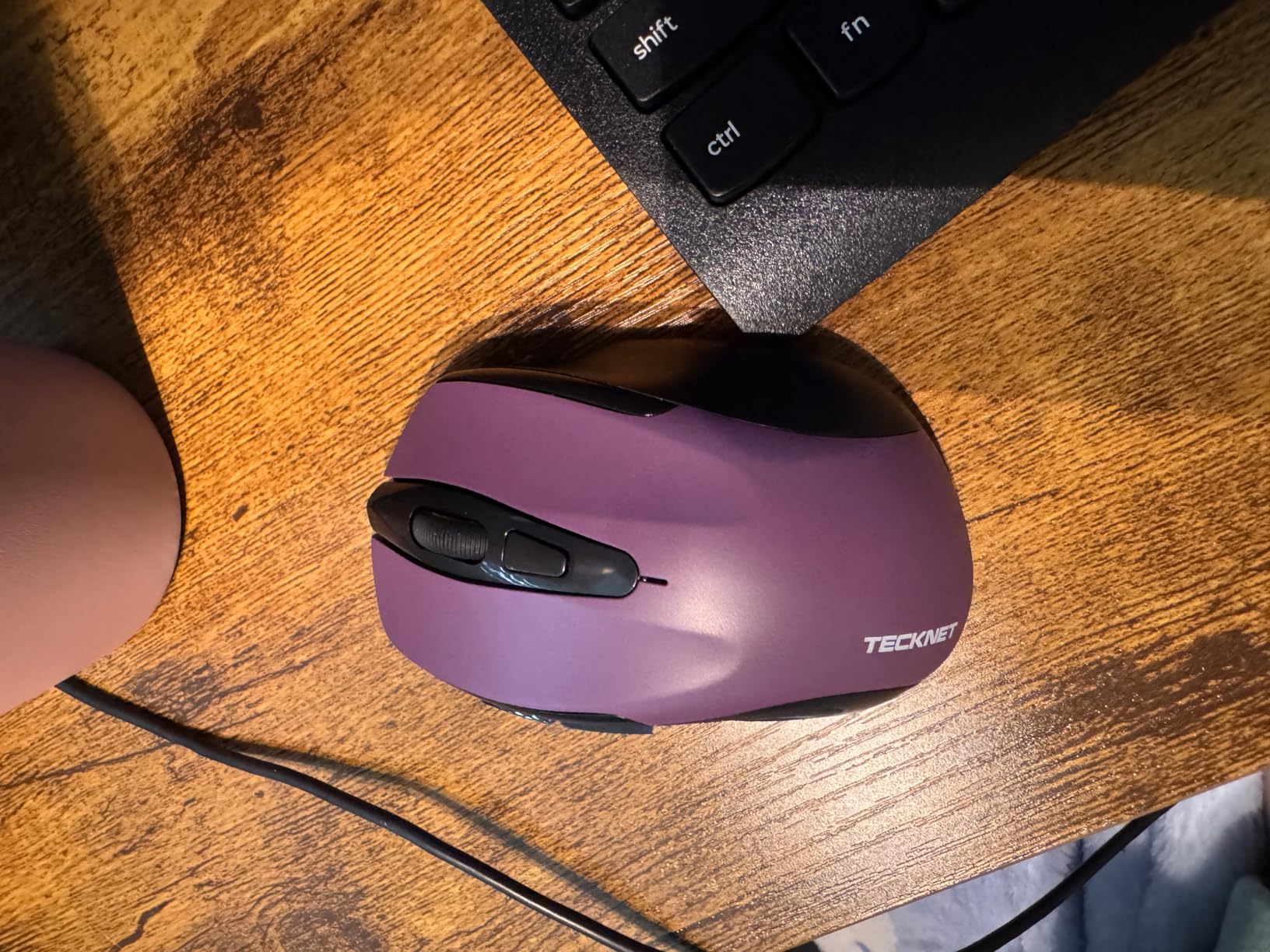TECKNET Wireless Mouse, 2.4G Ergonomic Optical Mouse, Computer Mouse for Laptop, PC, Computer, Chromebook, Notebook, 6 Buttons, 24 Months Battery Life, 2600 DPI, 5 Adjustment Levels - Black customer photo 1