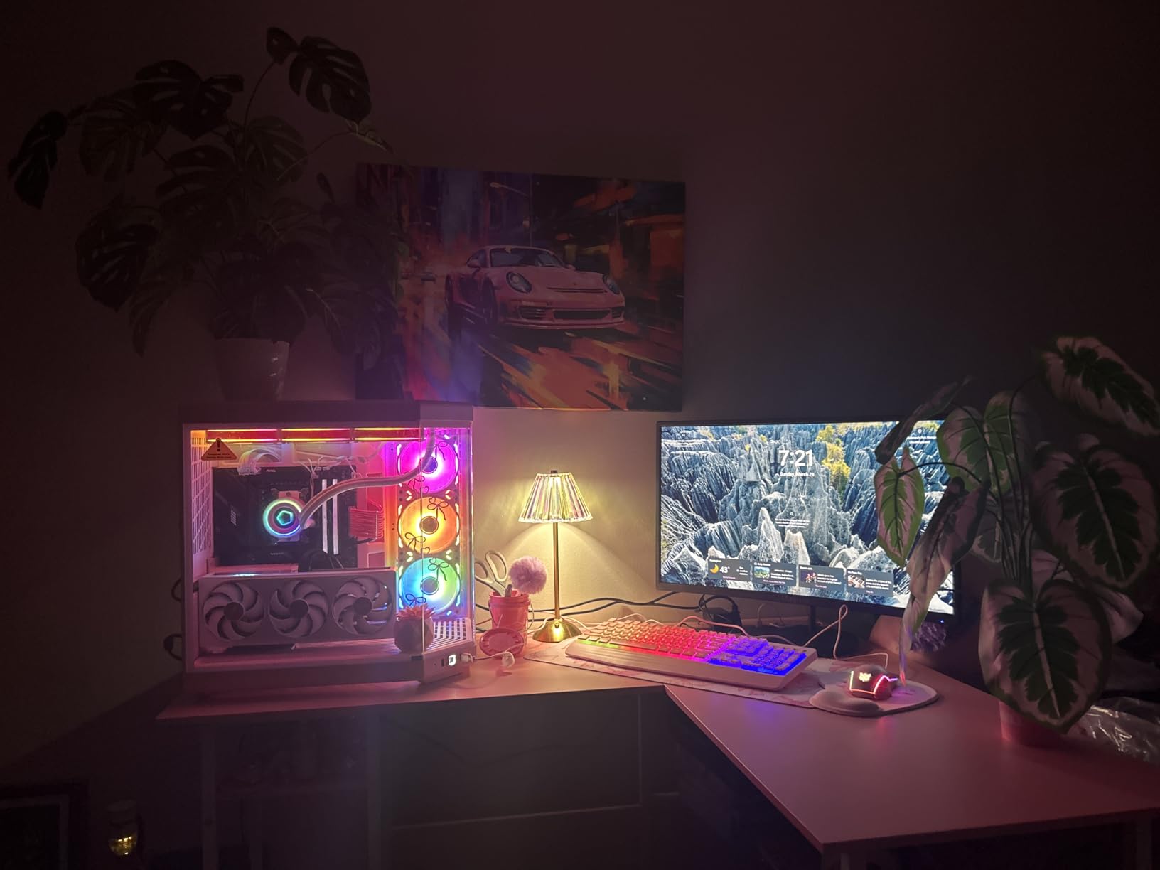 Hyte Y70 Modern Aesthetic Gaming PC Case - Panoramic Glass | High-Airflow Design | Cable Management | Dual Chamber ATX Mid-Tower Chassis | 10 Fan Capacity | Luxury PCIe 4.0 Riser Cable - Pitch Black customer photo 1