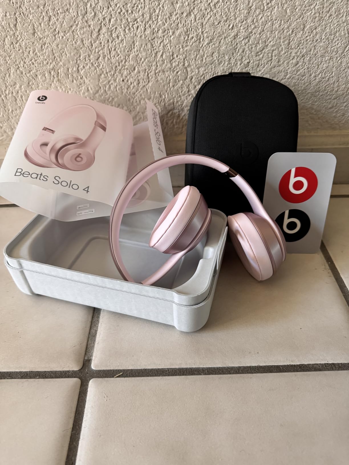Beats Solo 4 - Wireless On-Ear Bluetooth Headphones, Up to 50-Hour Battery Life, Ultra-Lightweight Comfort, Powerful and Balanced Sound, Apple & Android Compatible - Cloud Pink customer photo 1