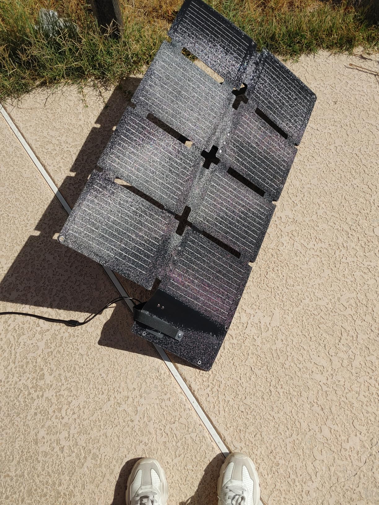 Anker Solar Generator SOLIX C300 with 60W Solar Panel, 288Wh Portable Power Station, 300W (600W Surge), LiFePO4 Battery, 140W Two-Way Fast Charging, for Outdoor Camping, Traveling, and Emergencies customer photo 2