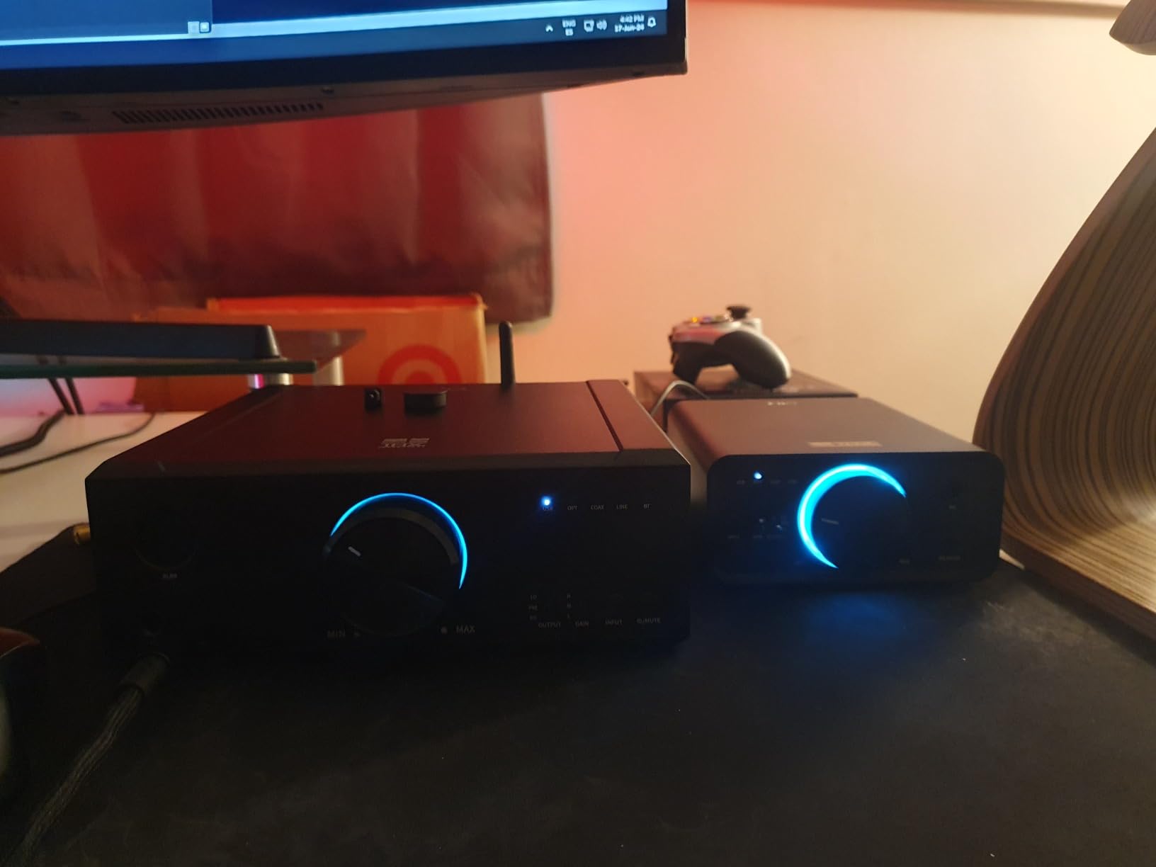 FiiO K7 Full Balanced HiFi DAC Headphone Amplifier AK4493S*2, XMOS XU208 PCM384kHz DSD256,USB/Optical/Coaxial/RCA Inputs, 6.35mm/4.4mm Output (Titanium) customer photo 1