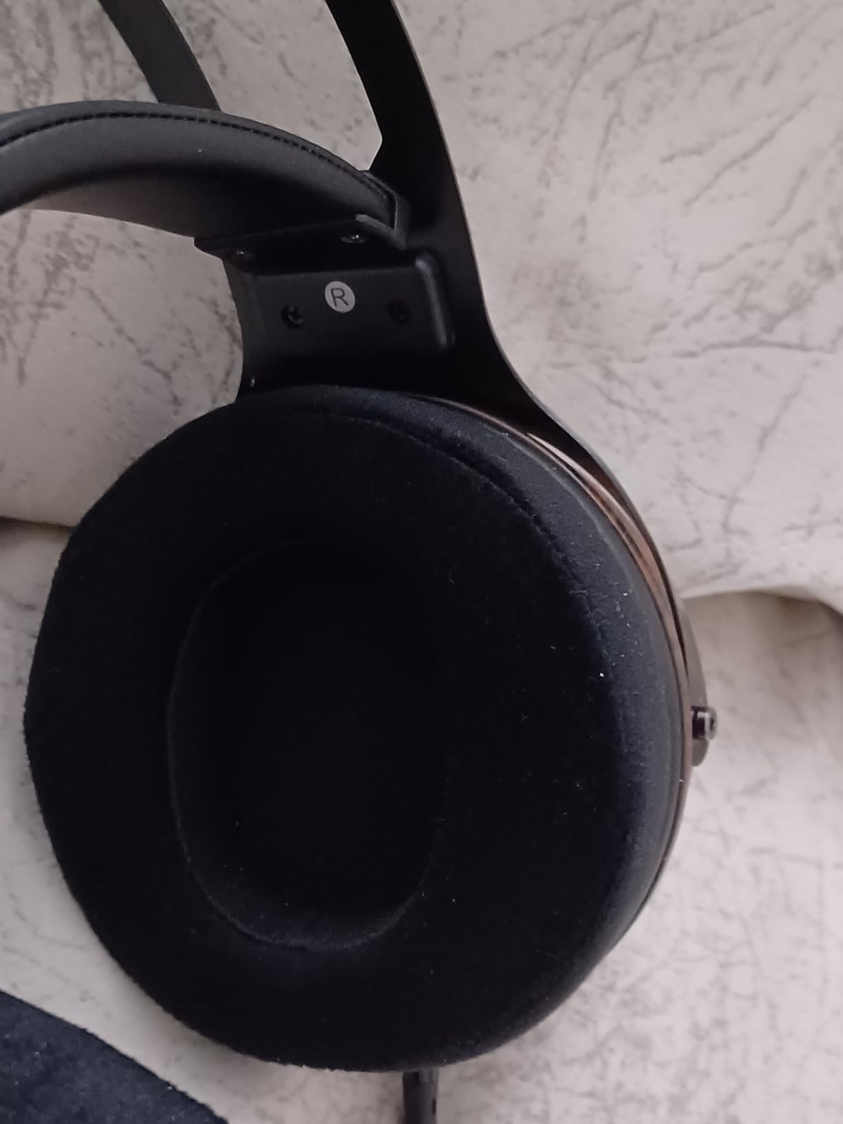 Linsoul Kiwi Ears Altruva Over Ear Headphone, Hi-Fi 50mm Dynamic Driver Monitoring Headphones, Wired Gaming Headset, Open-Back Stereo Headphones for Studio Engineer Audiophile Gaming (Blackwood) customer photo 1