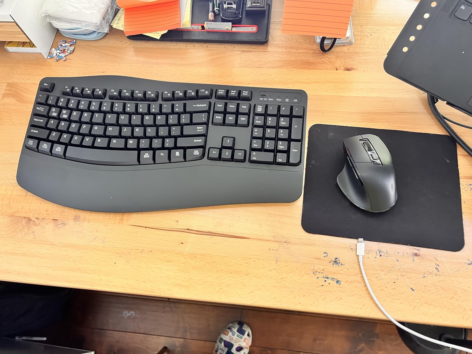 Wireless Keyboard and Mouse Combo, 2.4G Full Size Wave Keys Ergonomic Keyboard with Wrist Rest and 3-Level DPI Adjustable Wireless Ergonomic Mouse for Windows, Mac OS Desktop/Laptop/PC(Black) customer photo 2