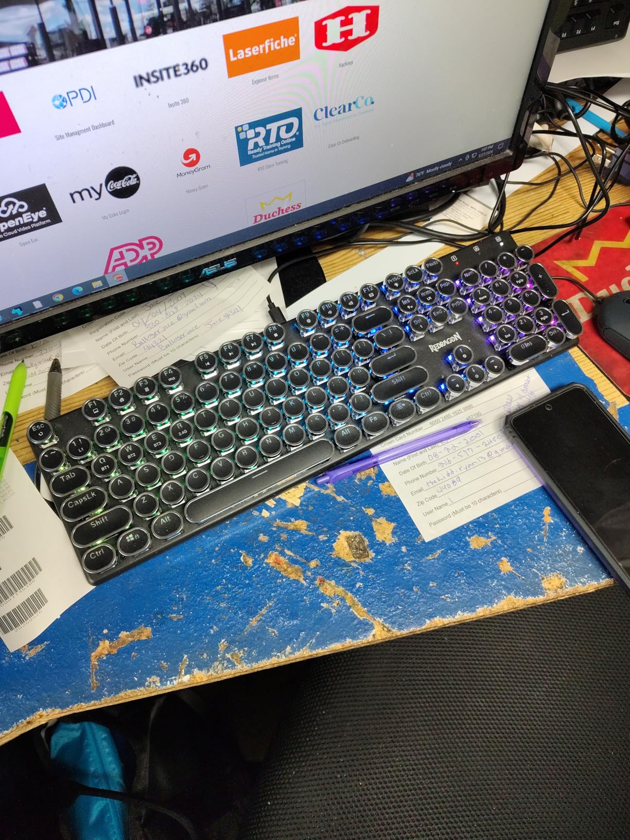Redragon Wireless Typewriter Style Mechanical Gaming Keyboard, Bluetooth/2.4Ghz/Wired, RGB Backlit, Rechargeable, Blue Switch - Clicky, Metal Panel, Round Keycaps, Black customer photo 1