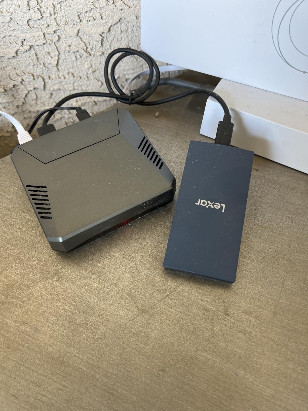 Lexar ES3 1TB External SSD, USB 3.2 Gen2 Portable SSD, Up to 1050MB/s Read, 1000MB/s Write, Compatible with Mac/PS5/XBOX/Laptop/PC customer photo 2