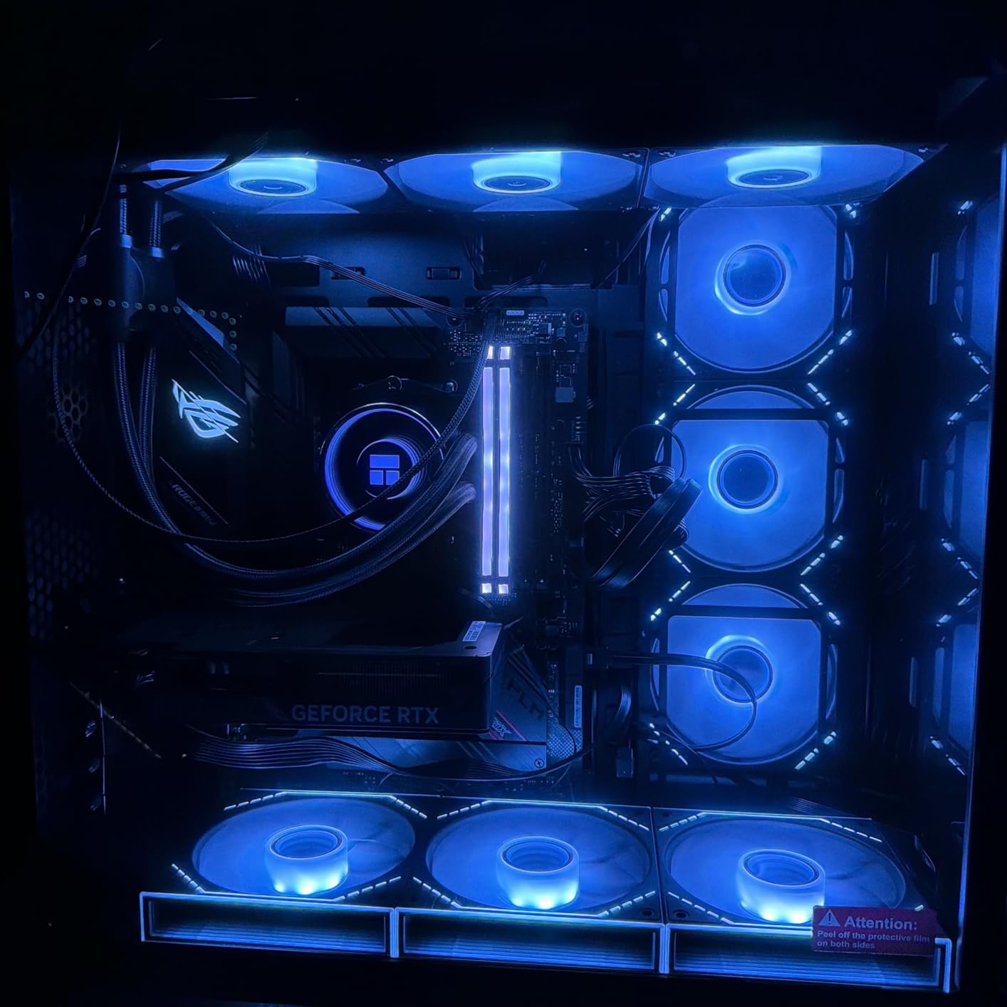 GIGABYTE GeForce RTX 5060 WINDFORCE OC 8G Graphics Card, Cooling System, 8GB 128-bit GDDR7, PCIe 5.0, Manufactured by NVIDIA, DisplayPort & HDMI customer photo 1
