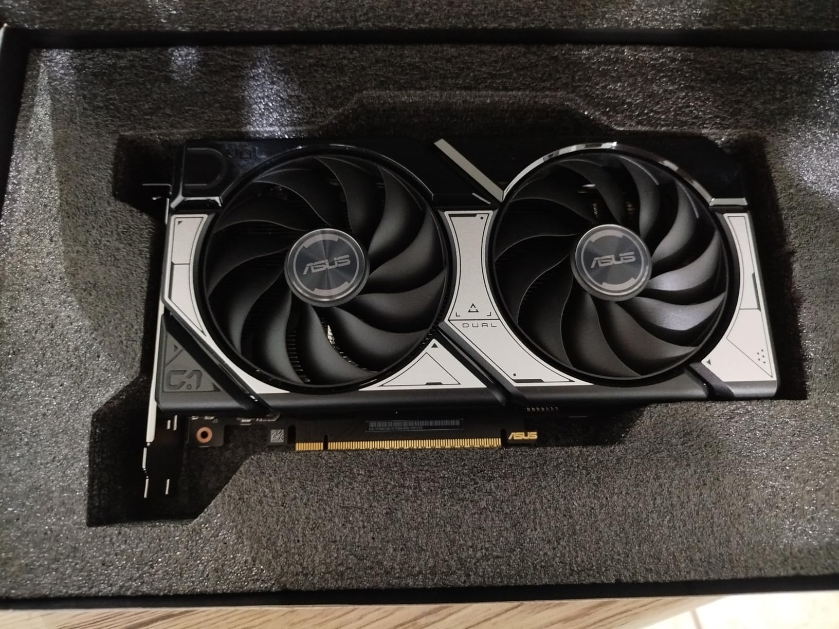 ASUS Dual NVIDIA GeForce RTX 5060 8GB GDDR7 OC Edition, PCIe 5.0, DLSS 4, HDMI 2.1b, DisplayPort 2.1b, 2.5-Slot Design, Axial-tech Fan Design, 0dB Technology, 3 Year Warranty customer photo 1
