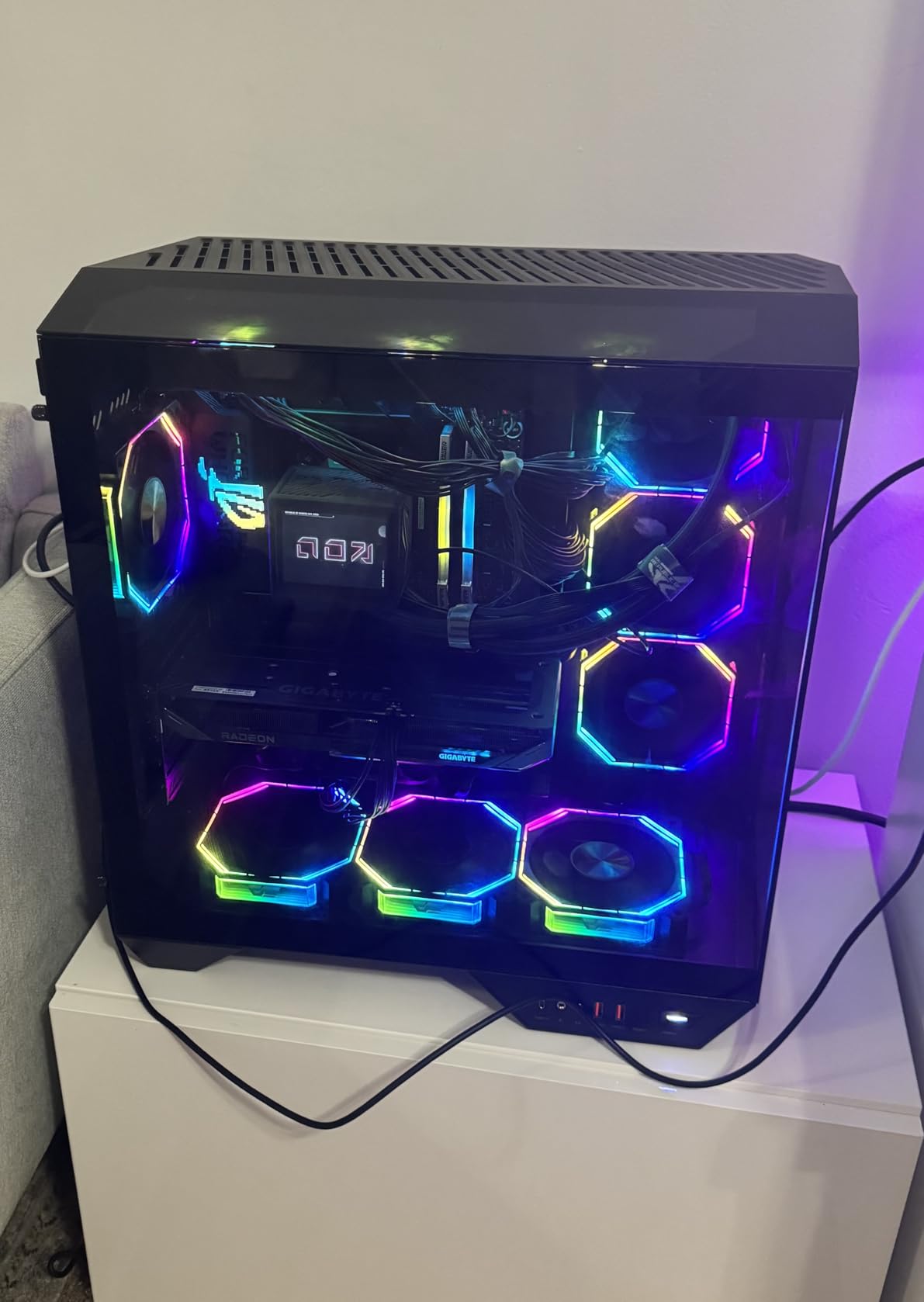 GIGABYTE Radeon RX 9060 XT 16G Graphics Card, PCIe 5.0, 16GB GDDR6, GV-R9060XTGAMING OC-16GD Video Card customer photo 2