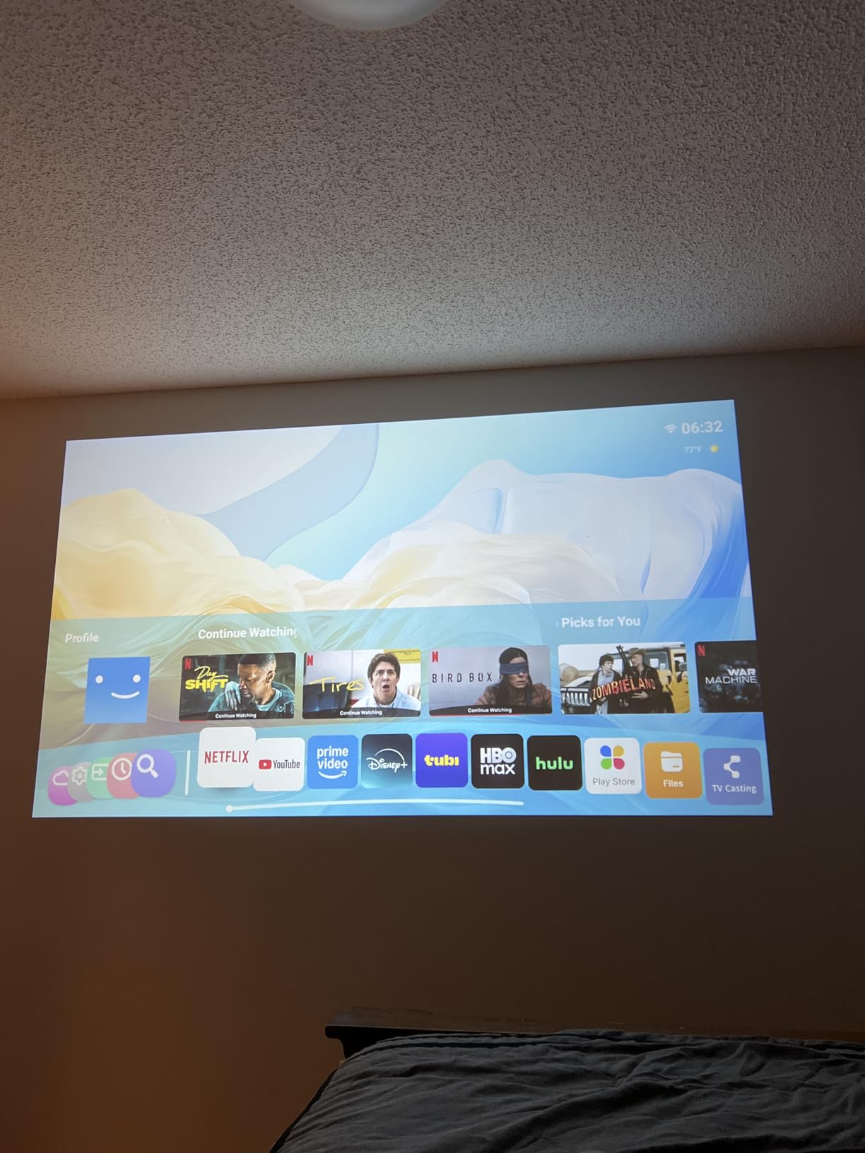 XuanPad 4K Support Movie Projector, Portable Native 1080P Outdoor Projector with WiFi and Bluetooth, Auto Focus, 360° Stand customer photo 1
