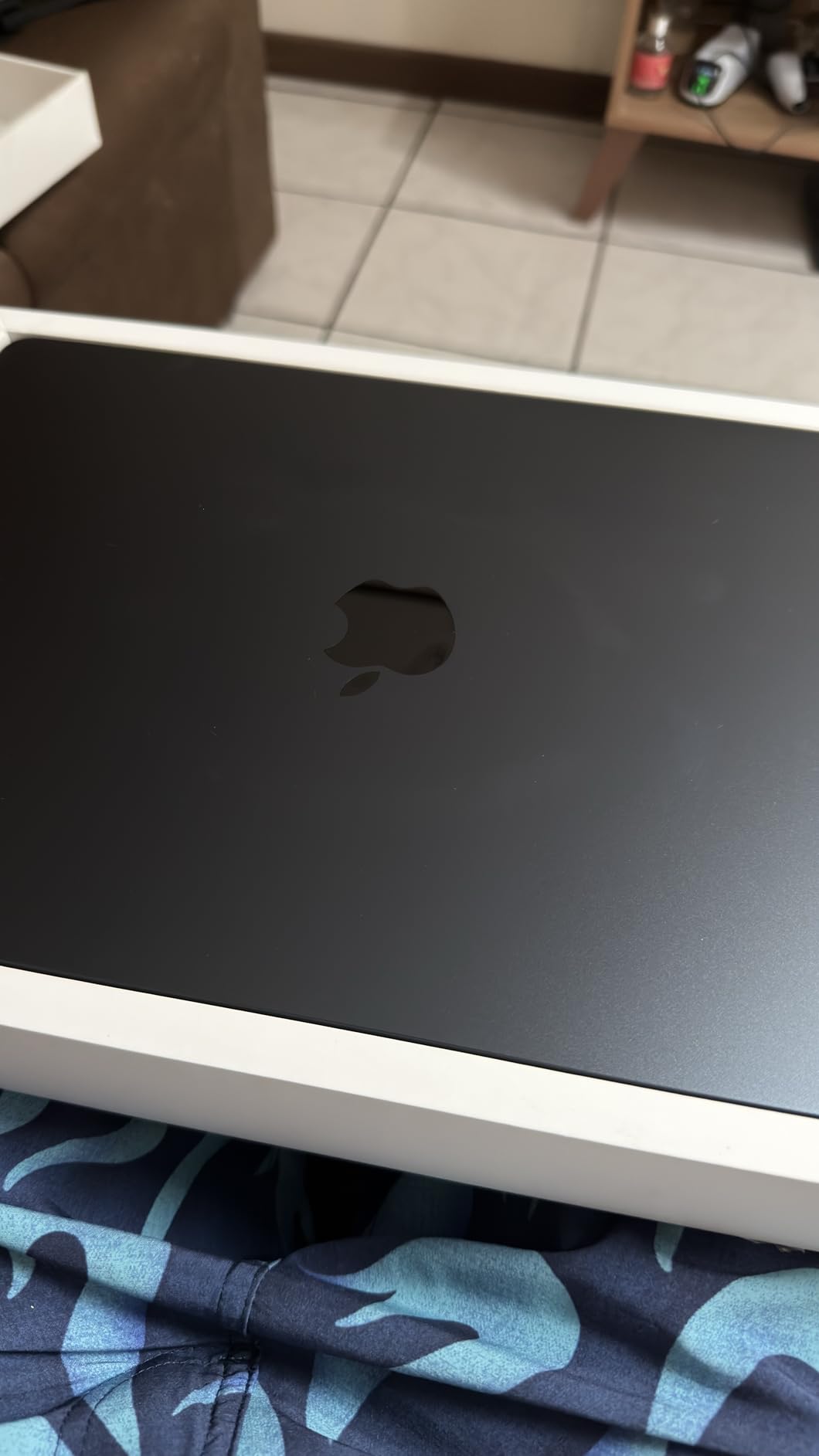 Apple 2025 MacBook Air 15-inch Laptop with M4 chip: Built for Apple Intelligence, 15.3-inch Liquid Retina Display, 16GB Unified Memory, 256GB SSD Storage, 12MP Center Stage Camera, Touch ID; Starlight customer photo 2