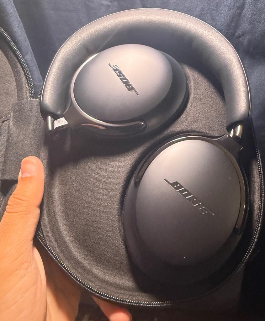 Bose QuietComfort Ultra Bluetooth Headphones (2nd Gen), Wireless Headphones with Spatial Audio, Over Ear Noise Cancelling with Mic, Up to 30 Hours of Play time, White Smoke customer photo 2