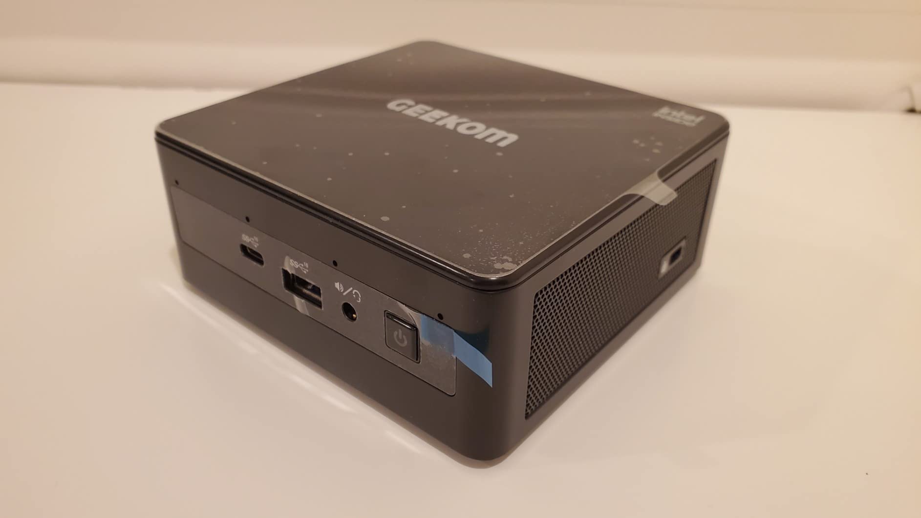 GEEKOM A9 Max Top AI Productivity Mini PC,with AMD Ryzen AI 9 HX 470(86 Tops)|32GB RAM+2TB SSD|Copilot+ PC|Win 11 Pro|WiFi 7|BT 5.4|USB4|HDMI 2.1|8K Video Editing|3D Rendering customer photo 2
