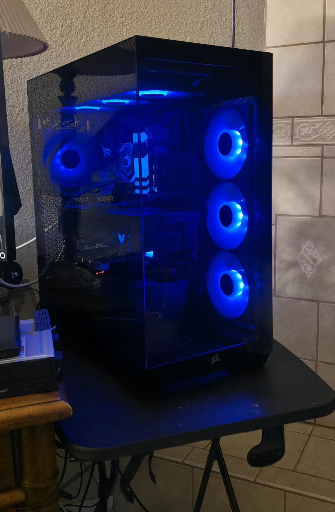 CORSAIR 3500X RS ARGB Panoramic Mid-Tower PC Case - 3X Pre-Installed Fans, High Airflow, Spacious Interior, GPU Anti-Sag, Reverse Connection Motherboard Compatible - Black customer photo 2