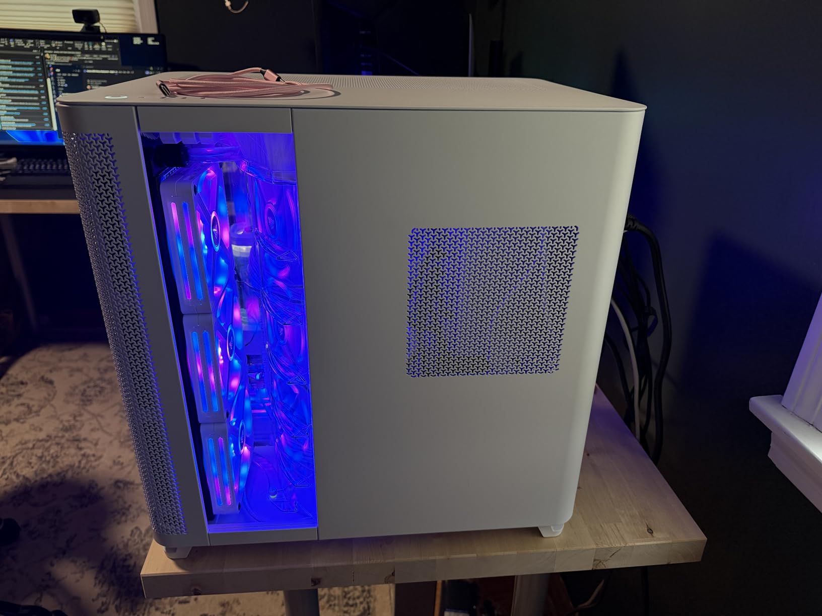 CORSAIR AIR 5400 RS-R ARGB Triple-Chamber Mid-Tower Panoramic PC Case - 3X Pre-Installed Reverse-Rotor RS120-R ARGB Fans, Low-Noise, High Airflow Ducts, Reverse Motherboard Support - Black customer photo 2
