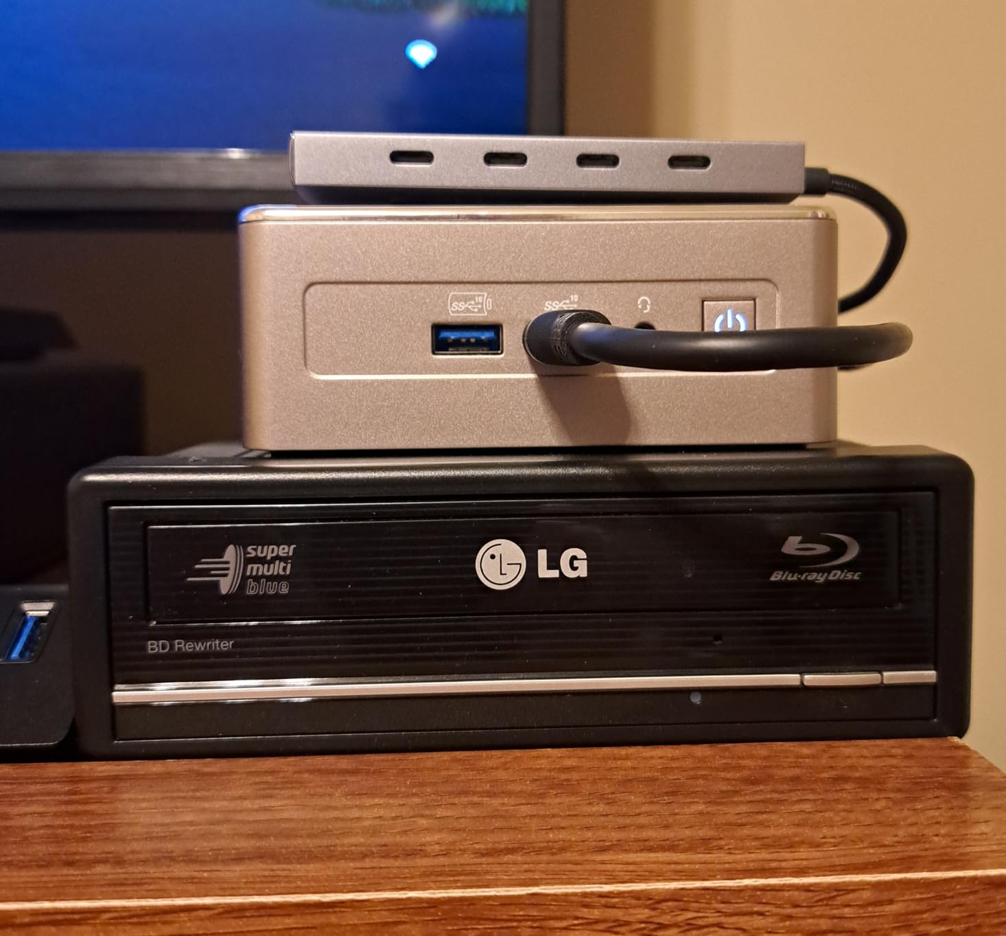 GEEKOM A5 Mini PC, Home Office & Media Server Desktop Computer, AMD Ryzen 5 7430U, 16GB RAM(Upgradable) 1TB M.2 NVMe SSD, Windows 11 Pro, Support 8K/Wi-Fi 6/USB 3.2/SD Slot/6x USB, 3-Year Coverage customer photo 2
