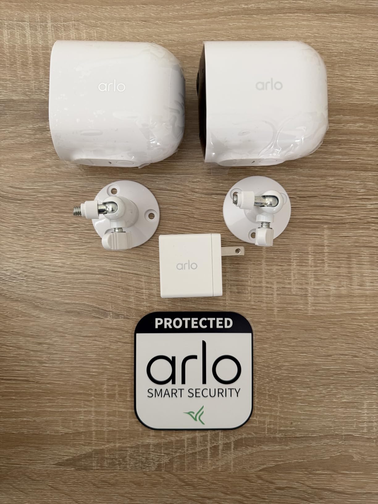 Arlo Pro Security Camera 2K HDR (6th Gen, 2025 Release) - Wireless Outdoor Camera, Rechargeable Removeable Battery, Emergency Response, 1-Month Trial of Secure Plan, 4 Cam, White, Motion Alert customer photo 2