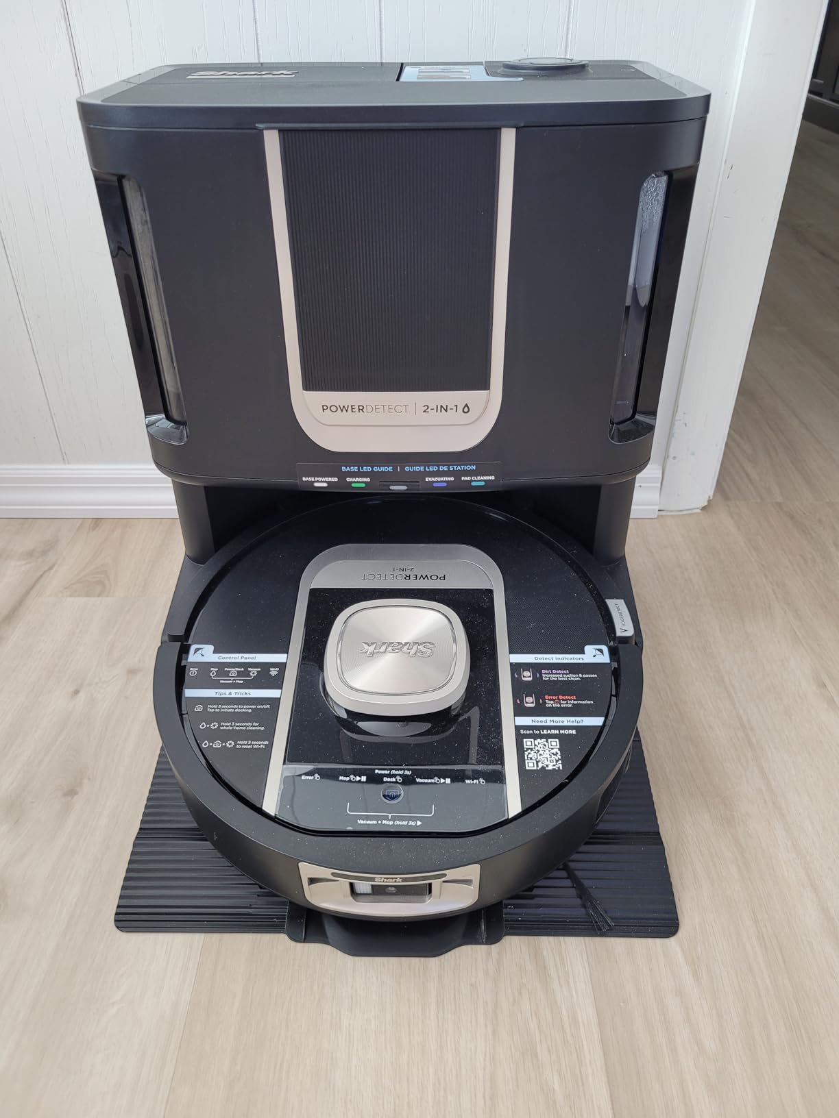 Shark Robot Vacuum and Mop Combo, PowerDetect ThermaCharged NeverTouch Pro, Self-Emptying, Self-Refill with Heated Mop Cleaning, 60-Day Capacity, 30-Day Tank, 6 Power Detect Technologies, Black, RV2920XE customer photo 1