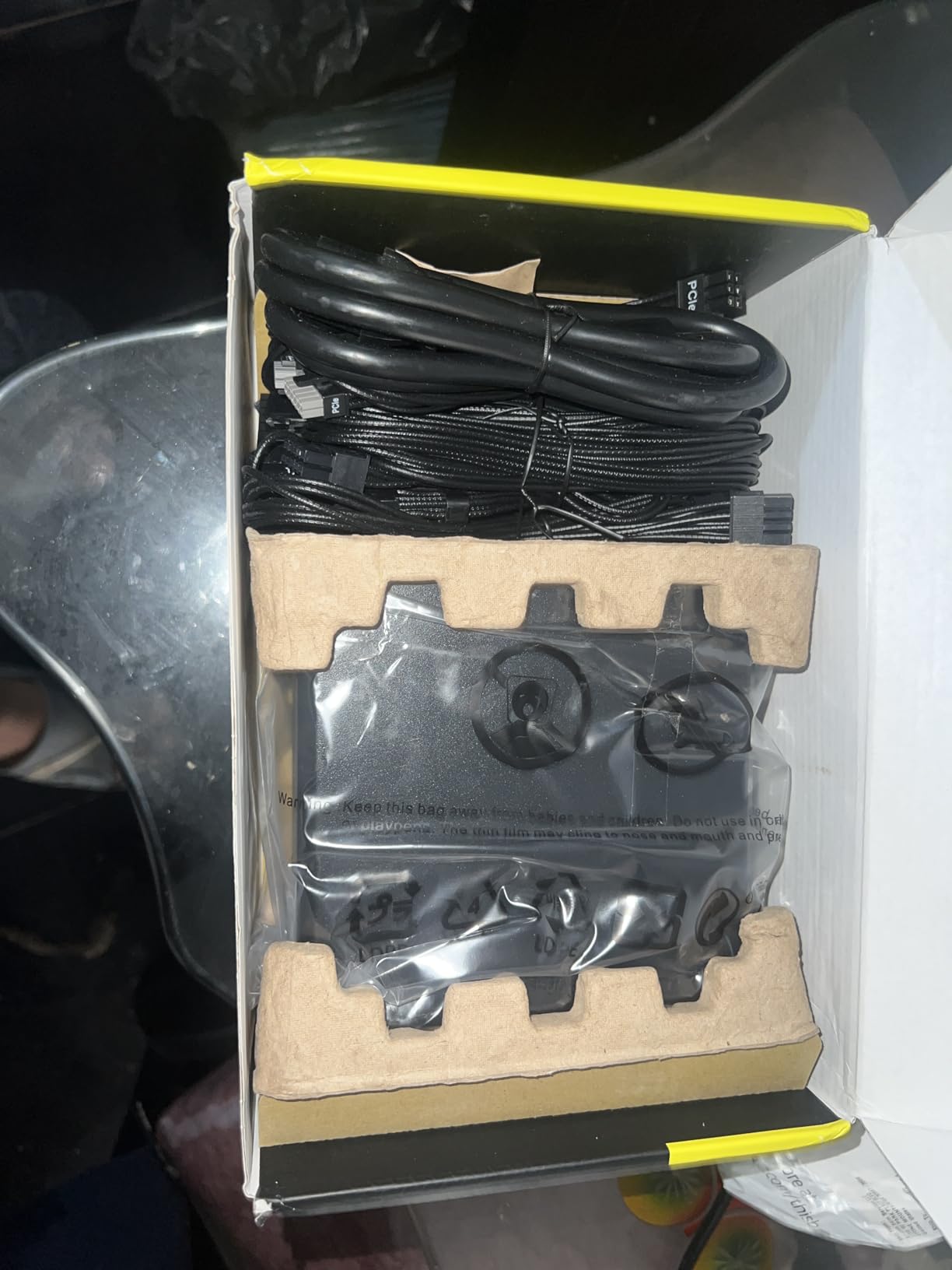 CORSAIR RM750e ATX 3.1 PCIe 5.1 Ready Fully Modular 750W Power Supply - 12V-2x6 Cable Included, Cybenetics Gold Efficiency, 105°C-Rated Capacitors, Modern Standby Mode - Black customer photo 1