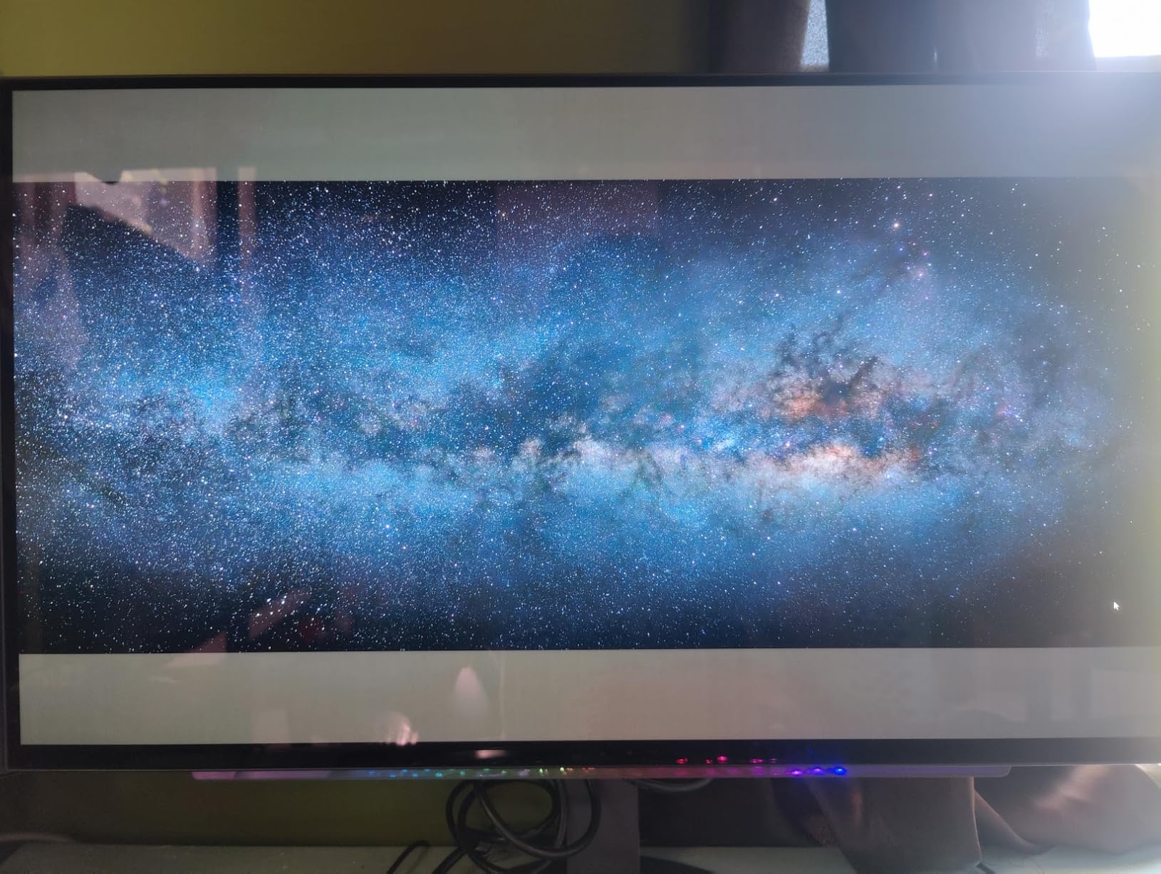 LG 27GX704A-B 27-inch Ultragear QHD (2650x1440) OLED Gaming Monitor 240Hz, 0.03ms, NVIDIA G-Sync Compatible, AMD FreeSync Premium Pro, VESA Display HDR TrueBlack400, HDMI 2.1, DisplayPort, Black customer photo 2