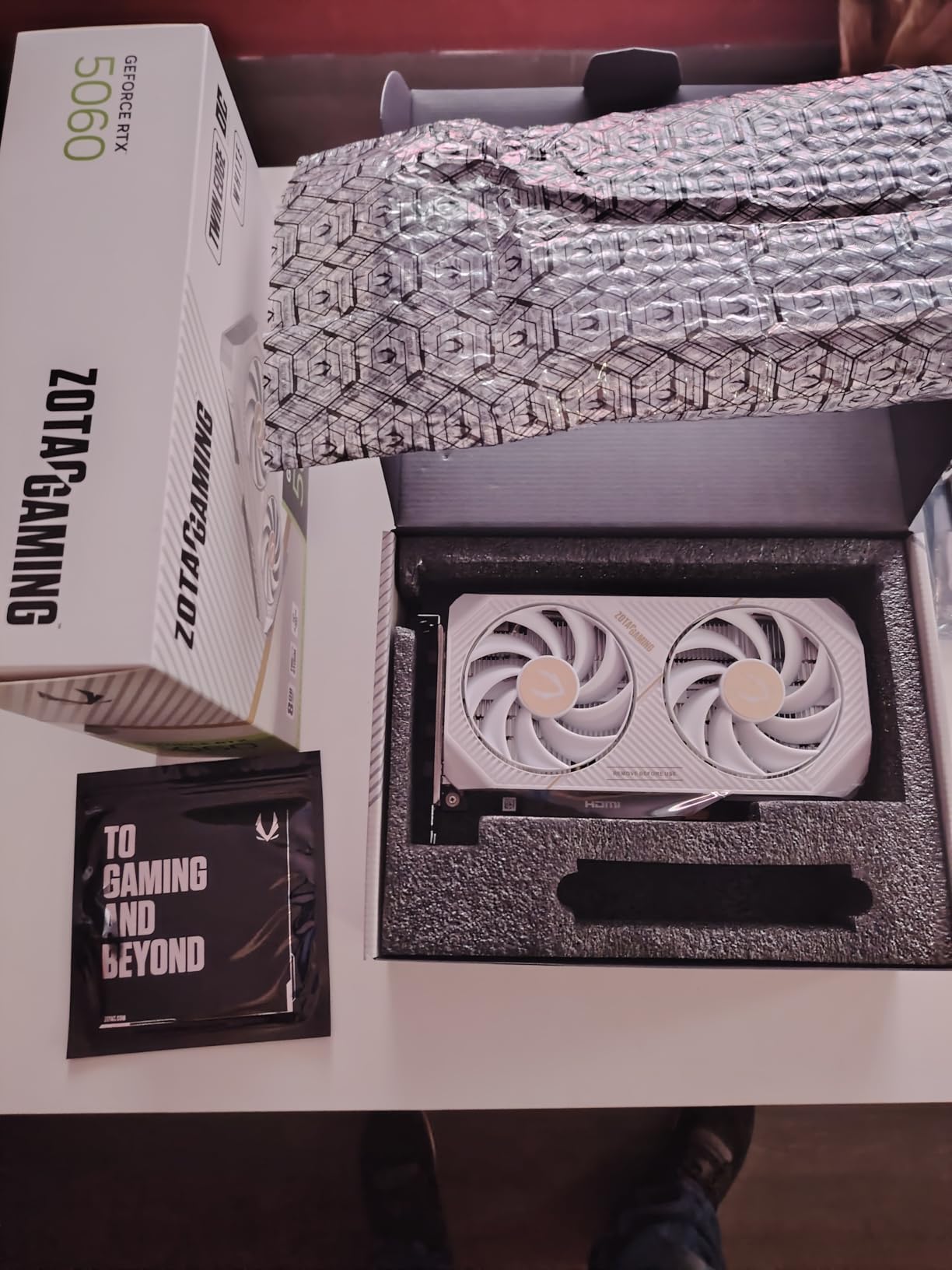 ZOTAC GeForce RTX 5060 Twin Edge OC White Edition Graphics Card, 8GB GDDR7, DLSS 4, 3x DisplayPort 2.1b & HDMI 2.1b, PCIE 5.0 (ZT-B50600Q-10M) customer photo 1