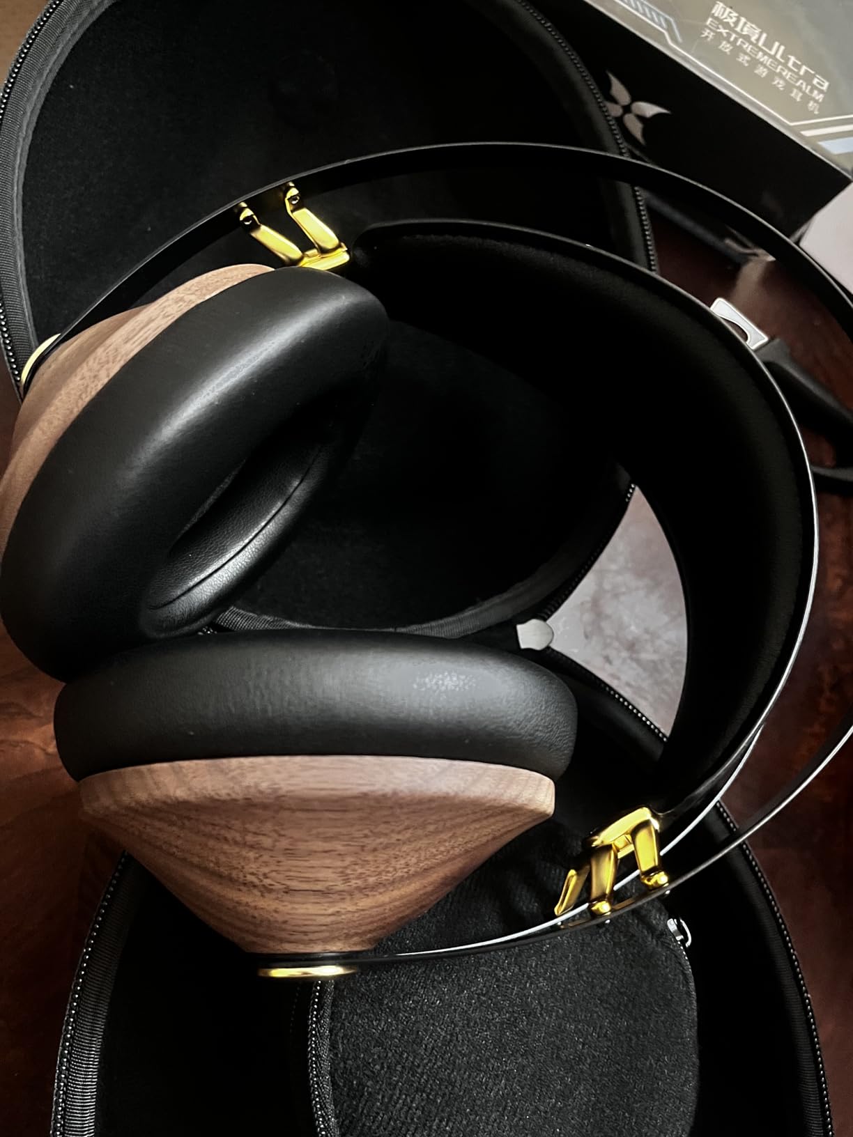 MEZE AUDIO | 99 Classics Second Gen | Wooden Closed-Back Headphones for Audiophiles | Gaming | Podcasts | Wired Over-Ear Headphones with 3.5 mm to USB-C Adapter and Self-Adjusting Headband customer photo 1