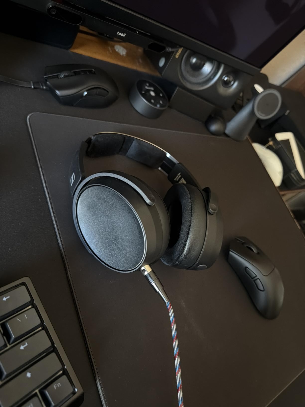HD 480 PRO Plus Professional Closed-Back Studio Headphones, Black customer photo 1
