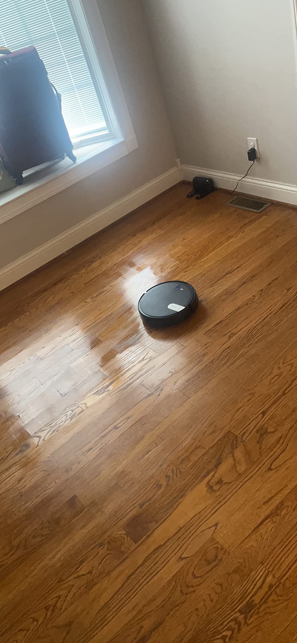 Robot Vacuum and Mop Combo, 6500Pa Strong Suction, 2 in 1 Robotic Vacuum with Gyro Inertial Navigation, 200 Min Runtime, App/Wi-Fi/Voice Control, Slim, for Pet Hair, Hard Floor, Carpet customer photo 2