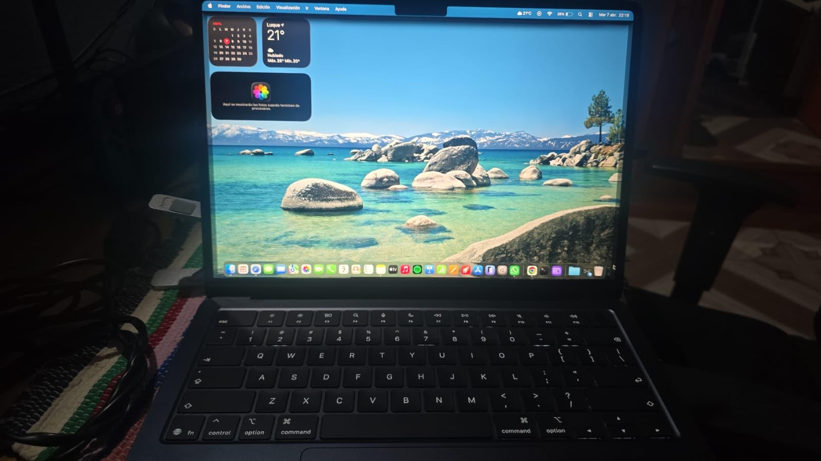 2026 MacBook Air 13-inch Laptop with M5 chip: Built for AI, 13.6-inch Liquid Retina Display, 16GB Unified Memory, 512GB SSD, 12MP Center Stage Camera, Touch ID, Wi-Fi 7; Starlight customer photo 2