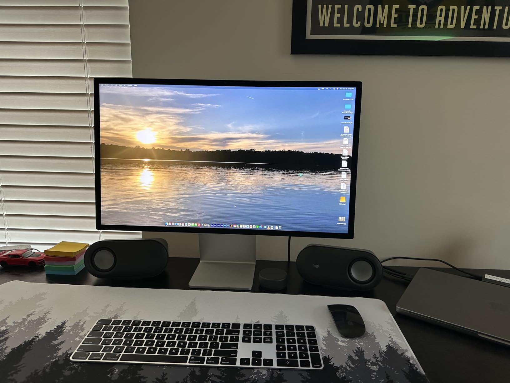 Studio Display: Standard Glass, Tilt-Adjustable Stand customer photo 1