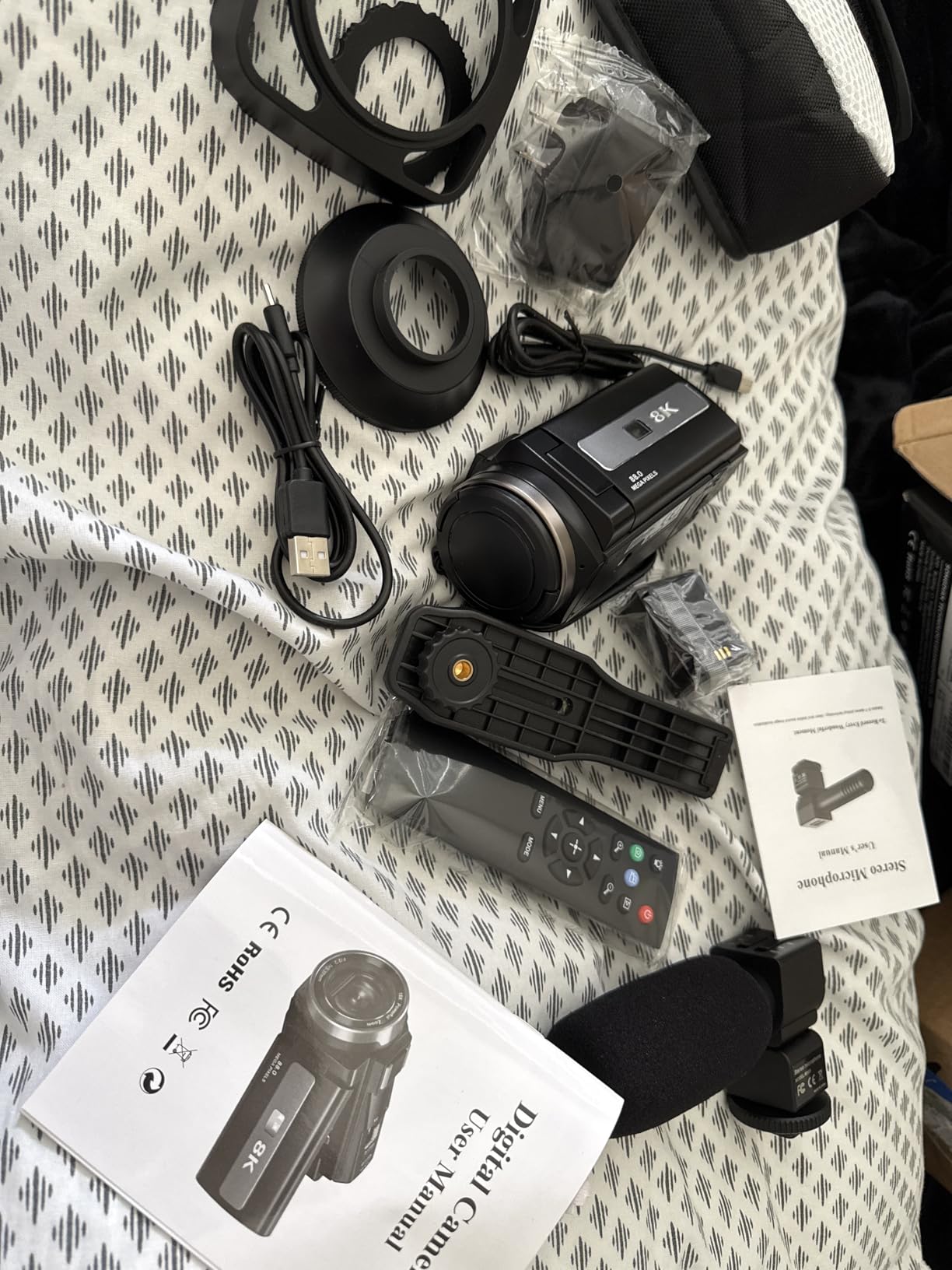 8K Video Camera 88MP UHD WiFi Vlogging Cameras for YouTube 18X Digital Zoom IR Night Vision 3.0'' Touch Screen Camcorder with 32GB Card, Microphone, Lens Hood, Stabilizer, Remote, Two Batteries customer photo 1