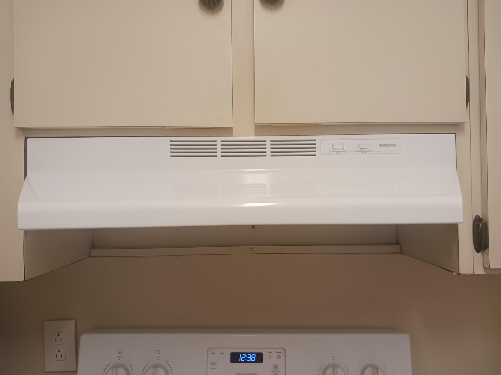Broan-NuTone 413001 Non-Ducted Ductless Range Hood with Lights Exhaust Fan for Under Cabinet, 30-Inch, White customer photo 1