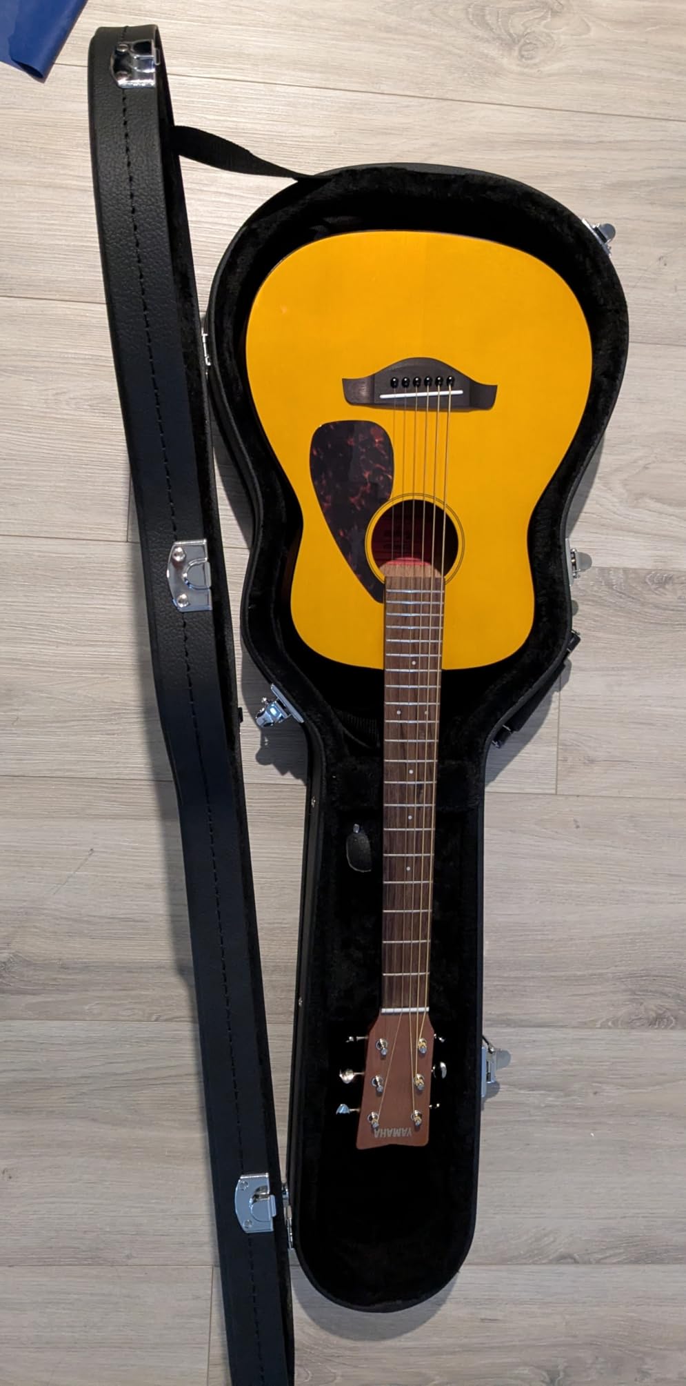 Gator Cases Traditional Series Hard-Shell Wood Case For 3/4 Sized Acoustic Guitars customer photo 1