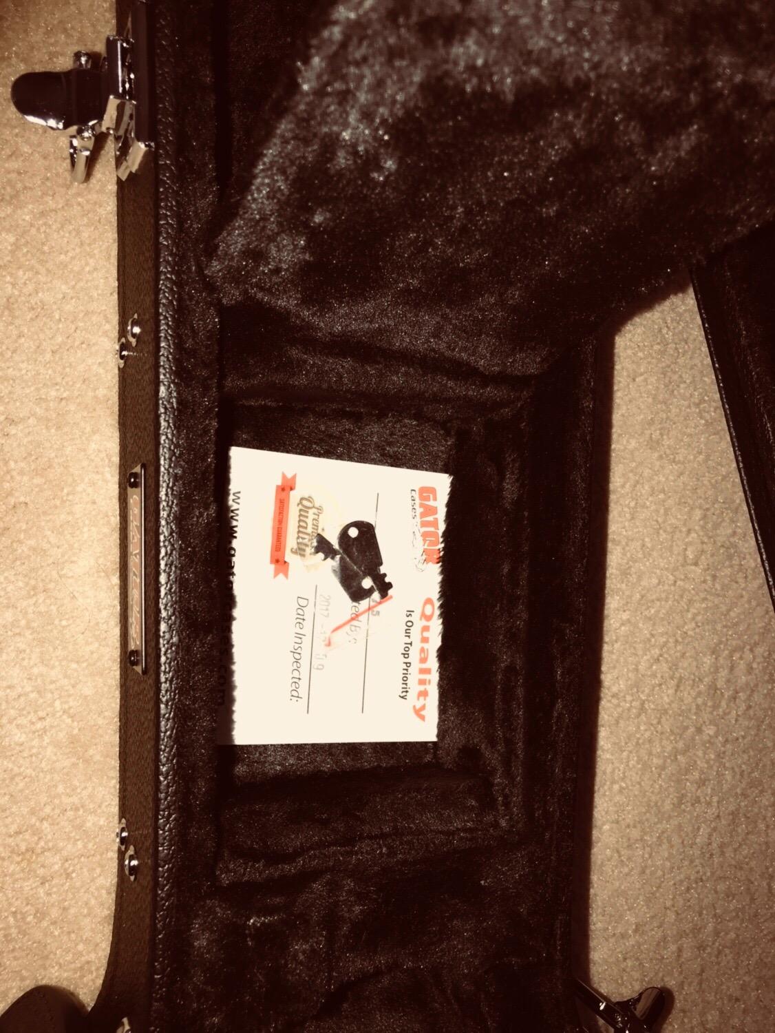 Gator Cases Traditional Series Hard-Shell Wood Case For 3/4 Sized Acoustic Guitars customer photo 2